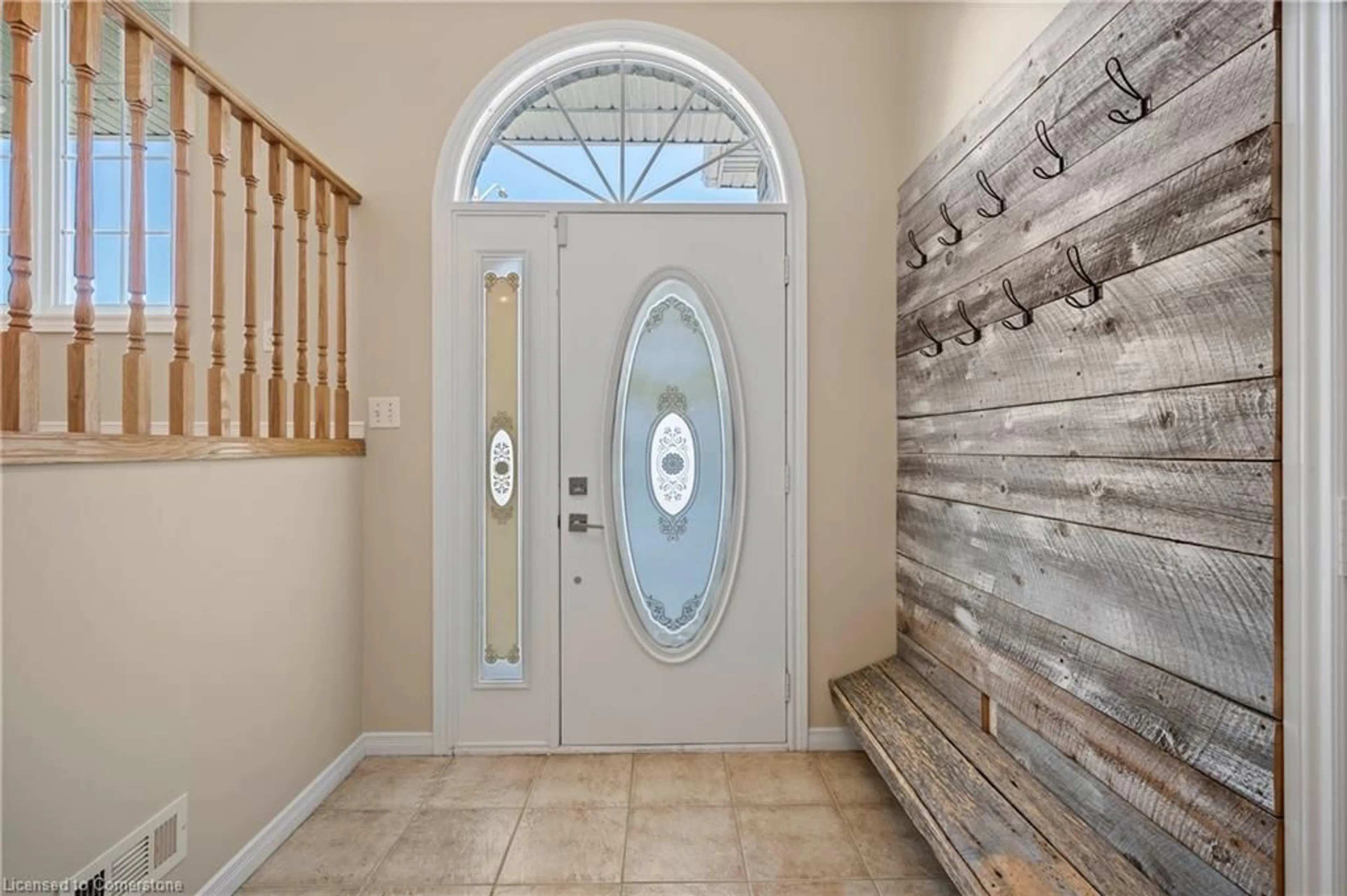 Indoor entryway for 99 Langlaw Dr, Cambridge Ontario N1P 1J1