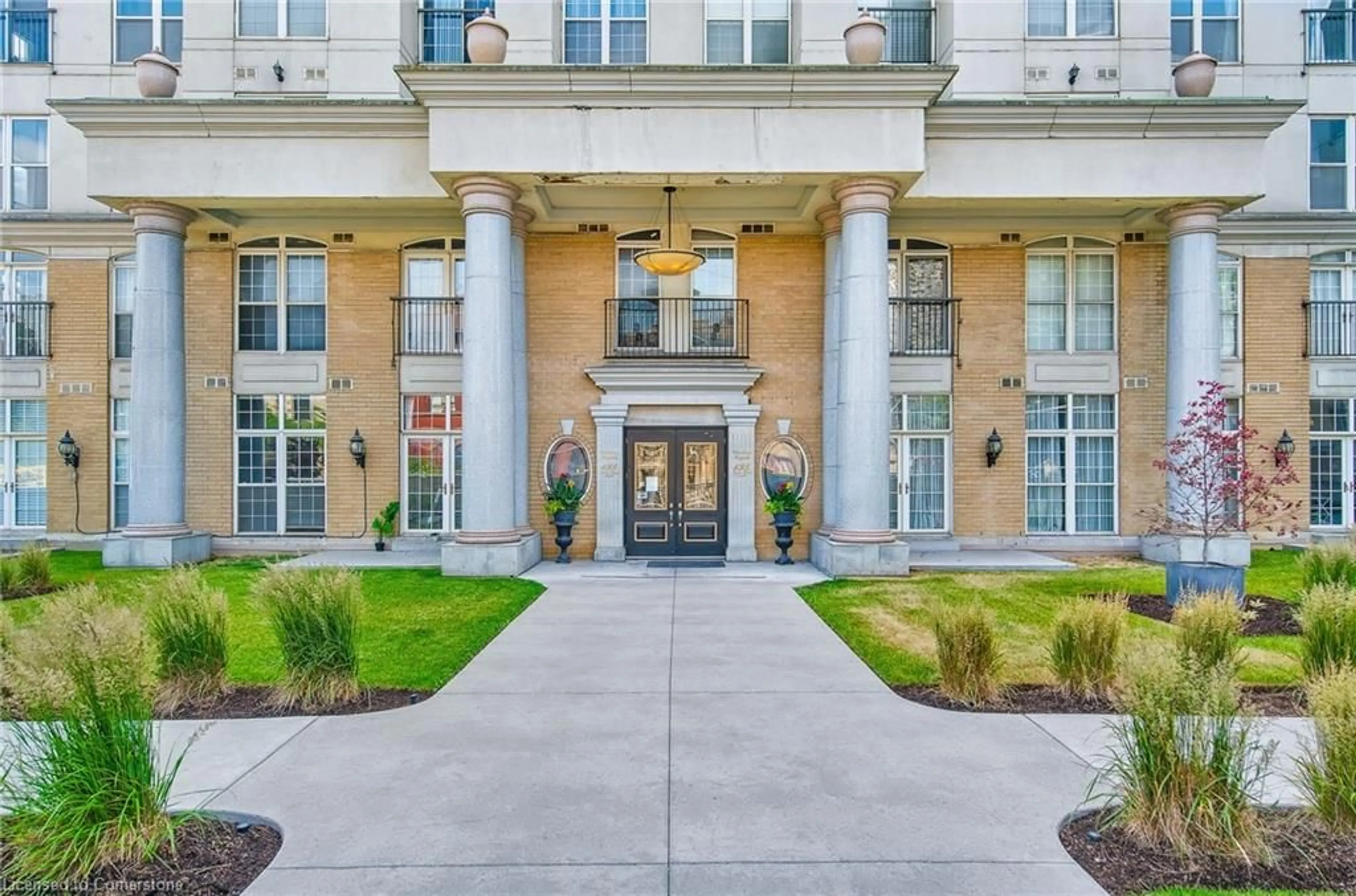 Indoor foyer for 135 James St #1206, Hamilton Ontario L8P 2Z6