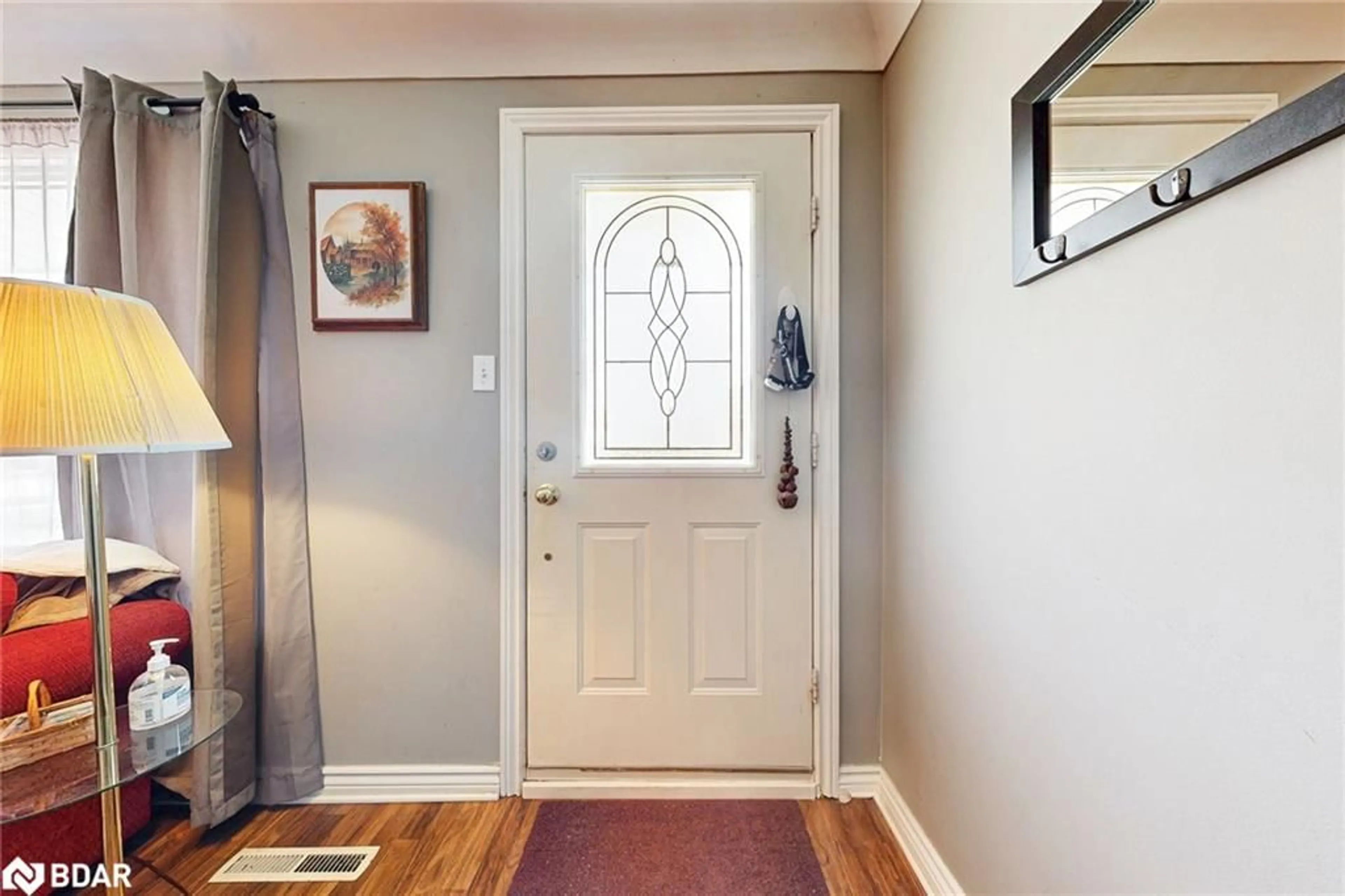 Indoor entryway for 16 Linnwood Ave #A, Cambridge Ontario N1R 1V1