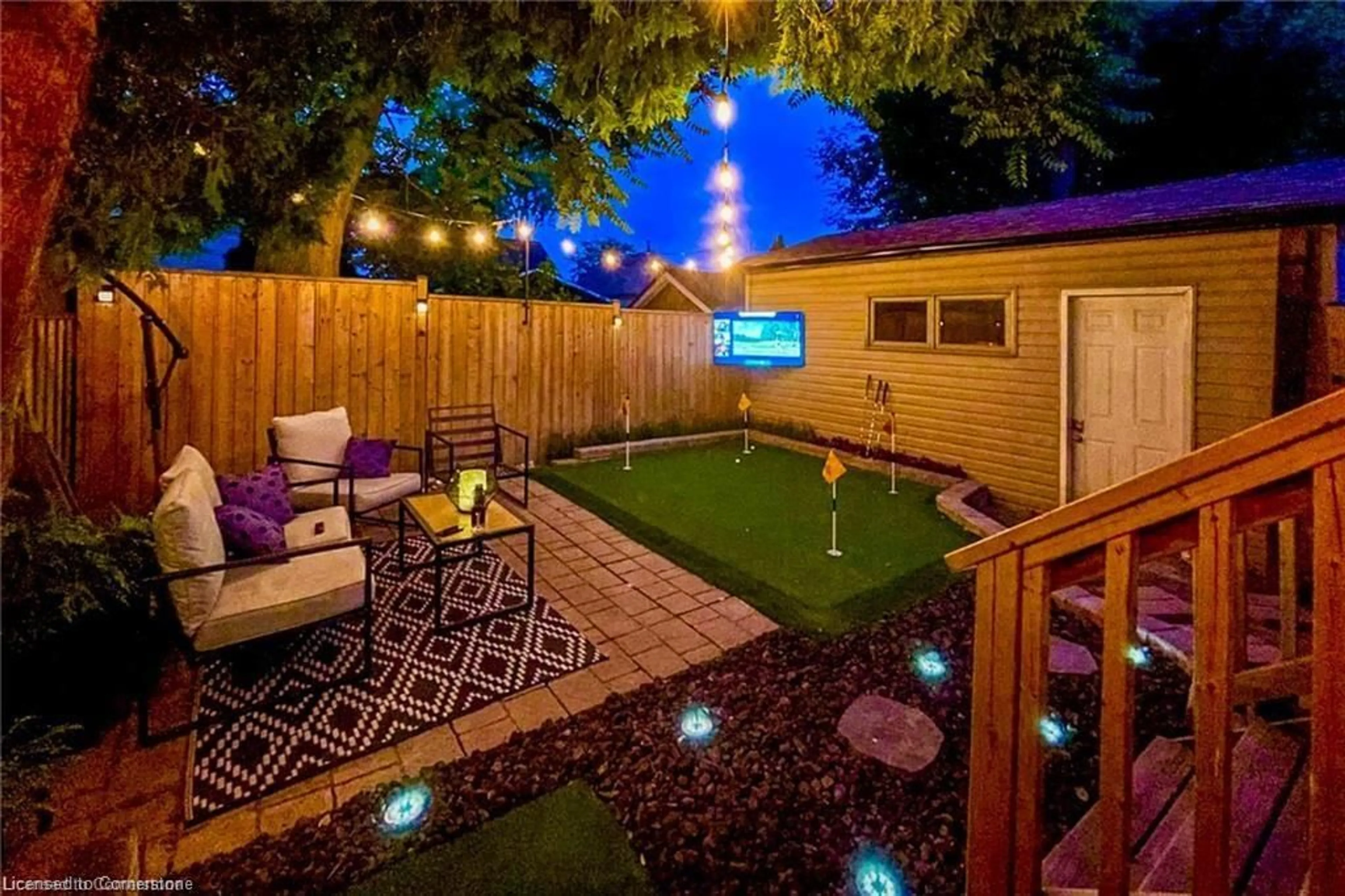 Patio, street for 49 East 31st St, Hamilton Ontario L8V 3N8