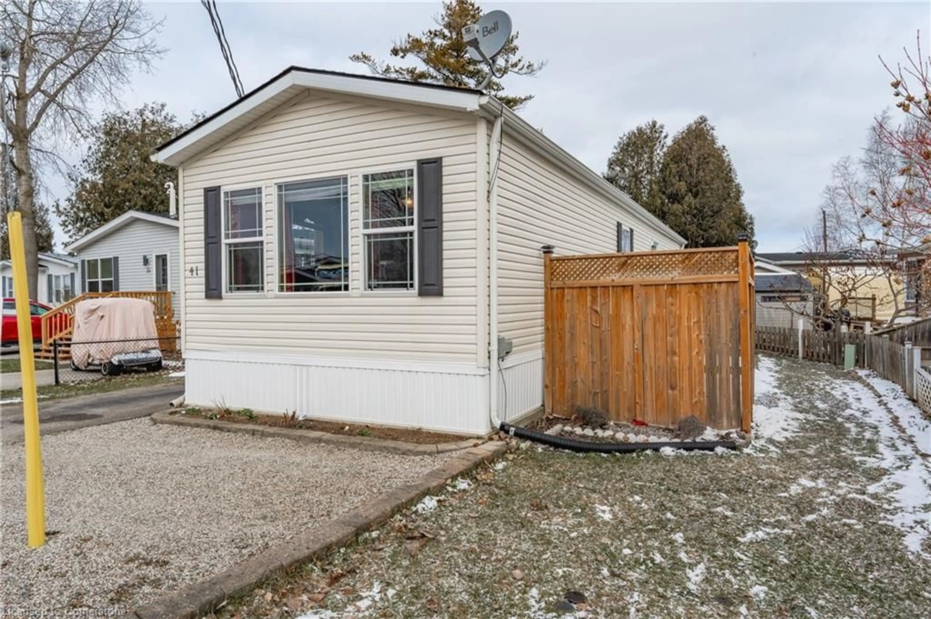 Unknown for 41 Cedarbush Cres, Puslinch Ontario N0B 2J0