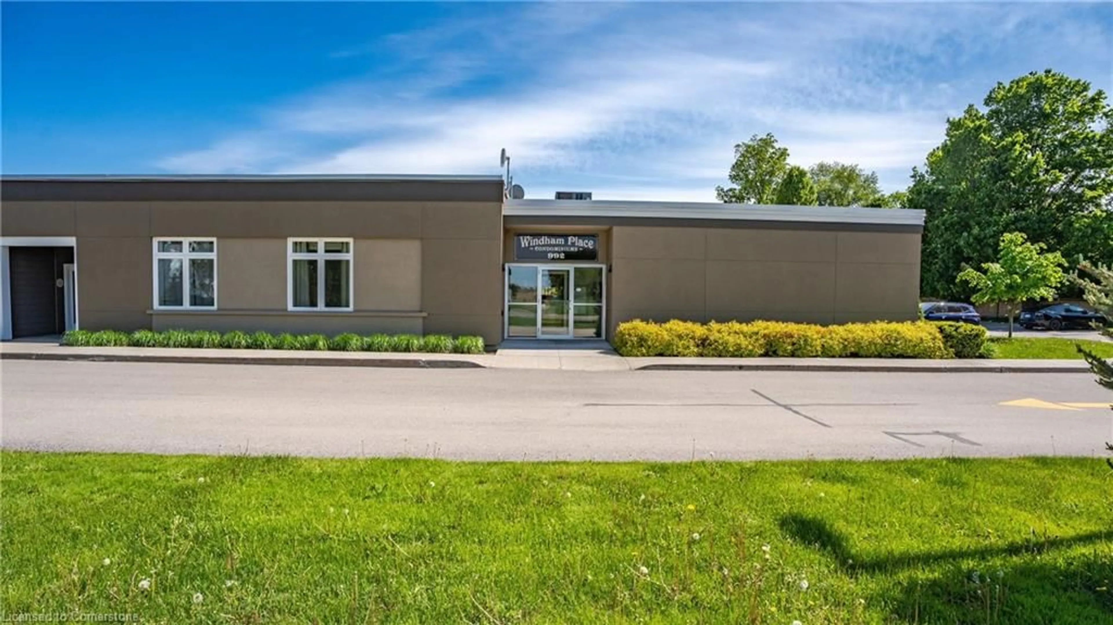 Indoor foyer for 992 Windham Centre Rd #7, Windham Centre Ontario N0E 2A0