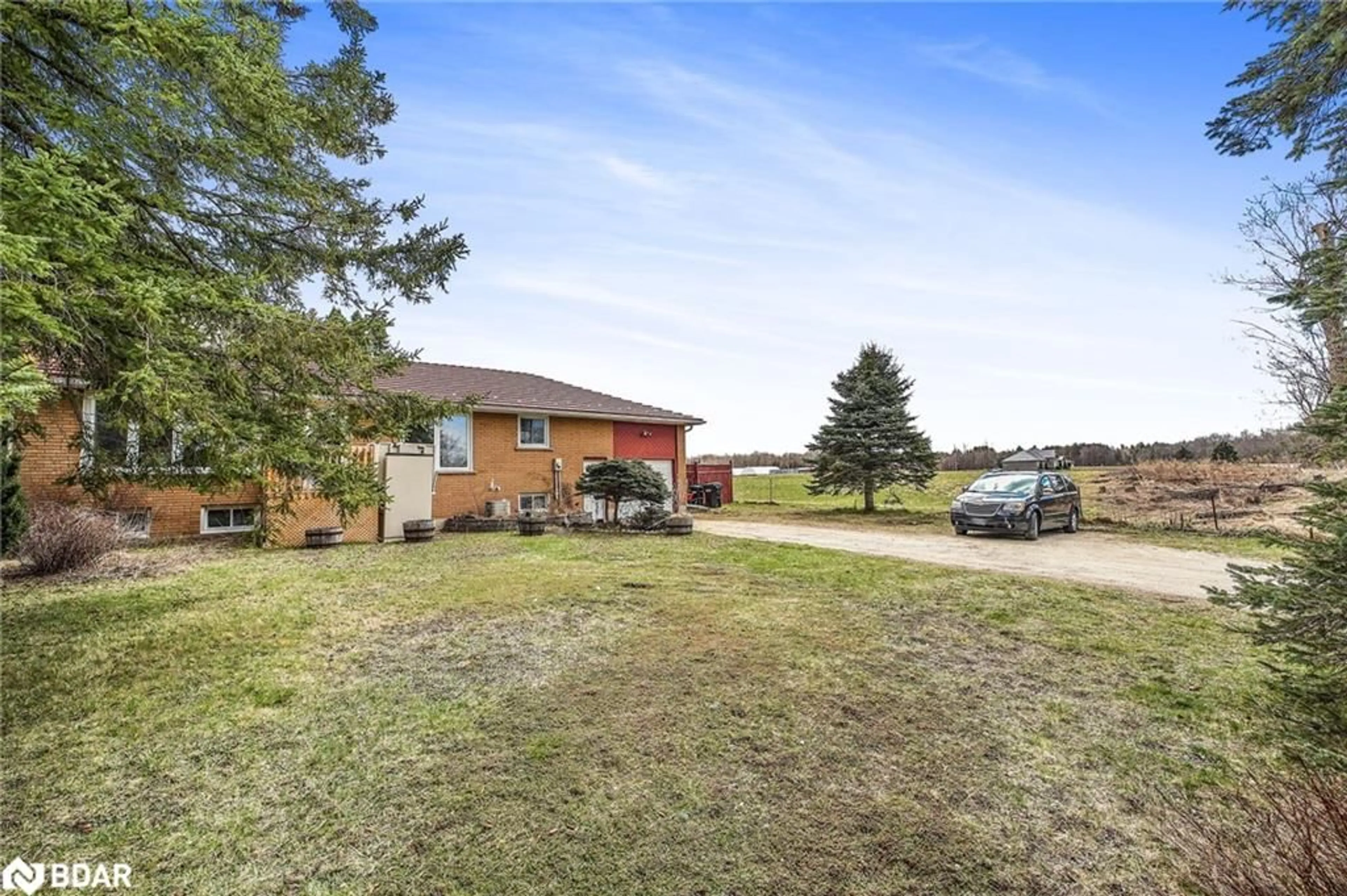 A pic from outside/outdoor area/front of a property/back of a property/a pic from drone, unknown for 7925 10 County Rd, Angus Ontario L0M 1B1