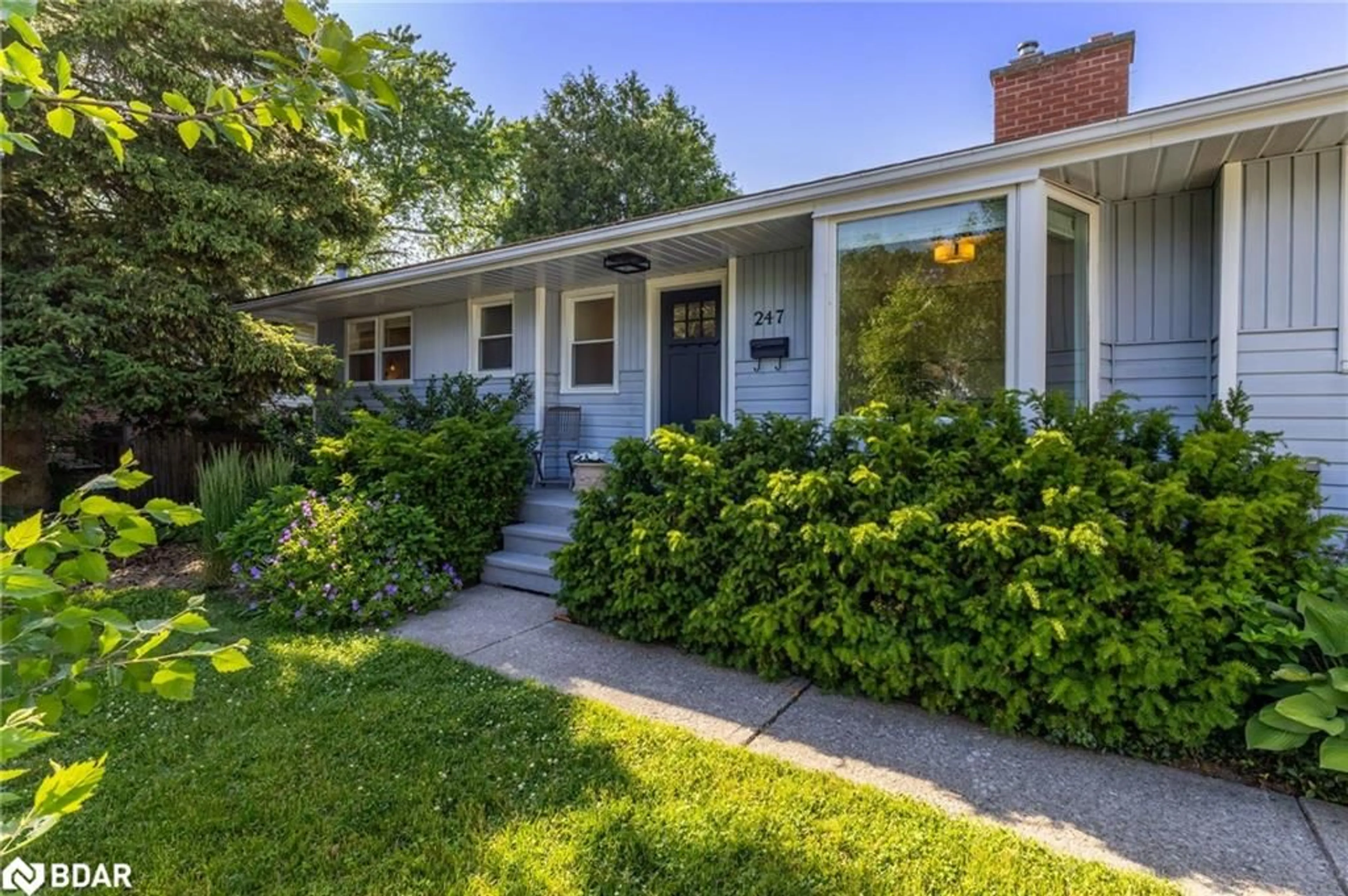 Home with vinyl exterior material, street for 247 Elmhurst Cres, Burlington Ontario L7L 2A5