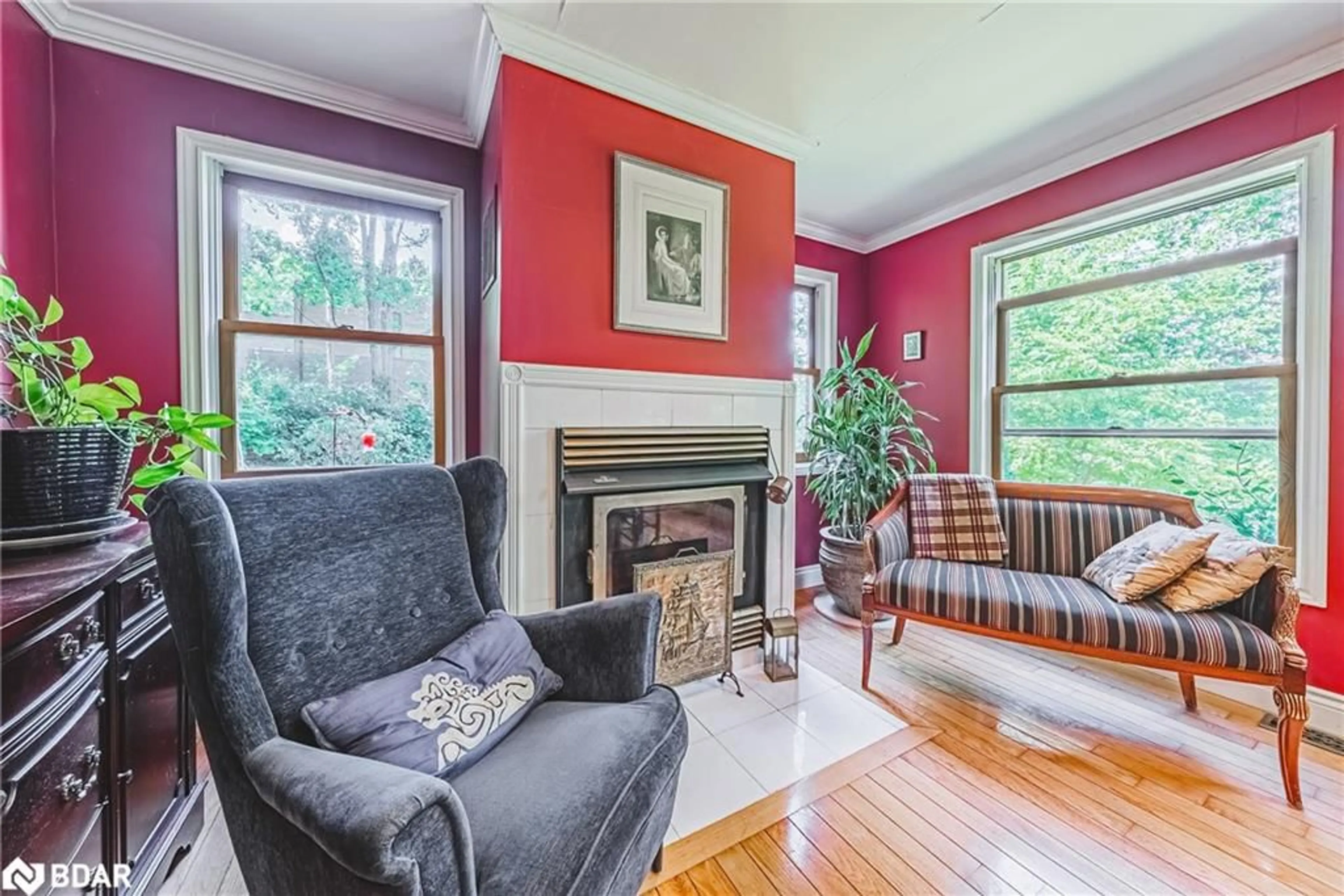 Living room with furniture, unknown for 2156 Lower Base Line, Oakville Ontario L9T 2X5