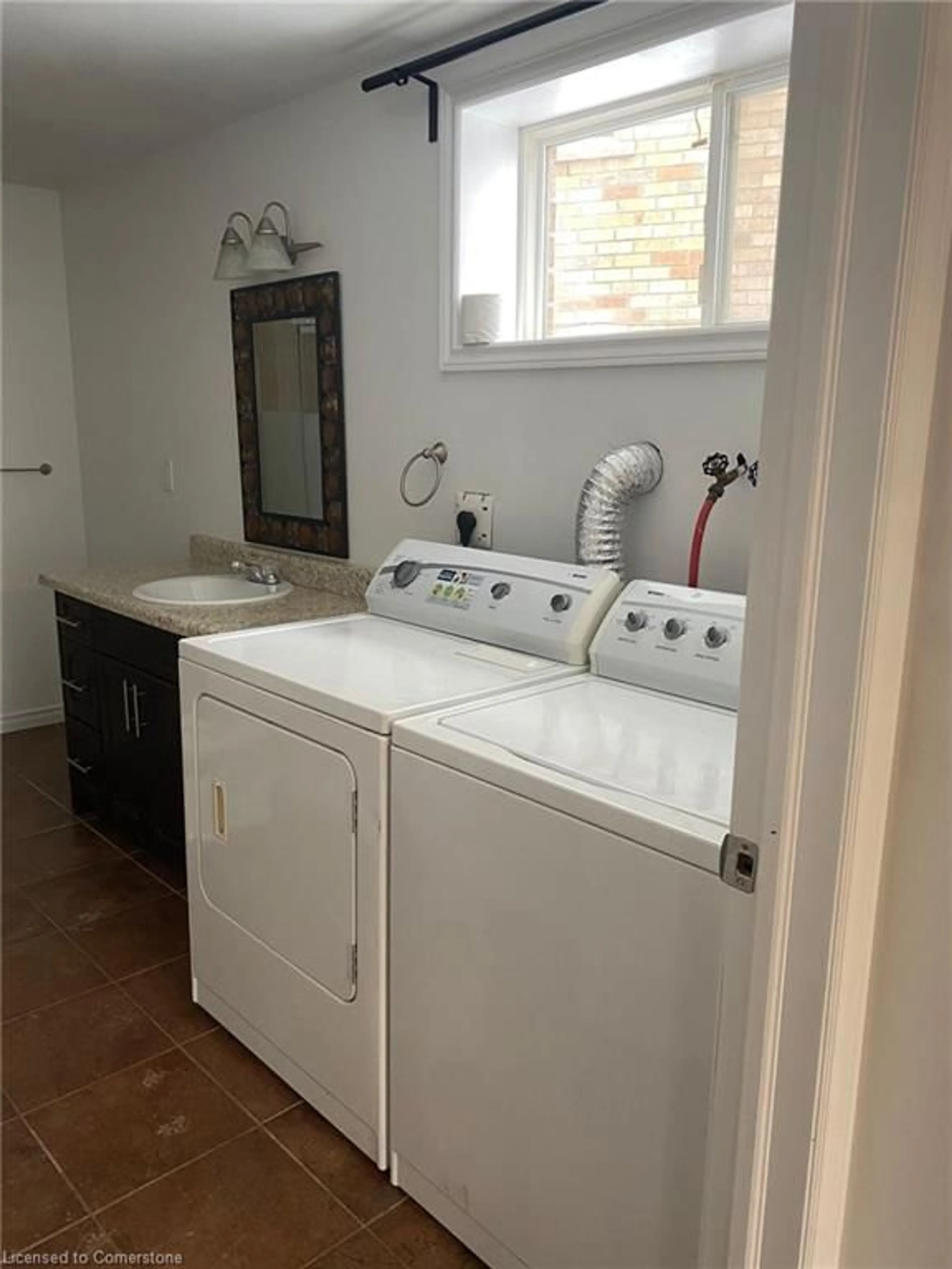 Laundry room for 91 Candlewood Dr, Stoney Creek Ontario L8J 0A3