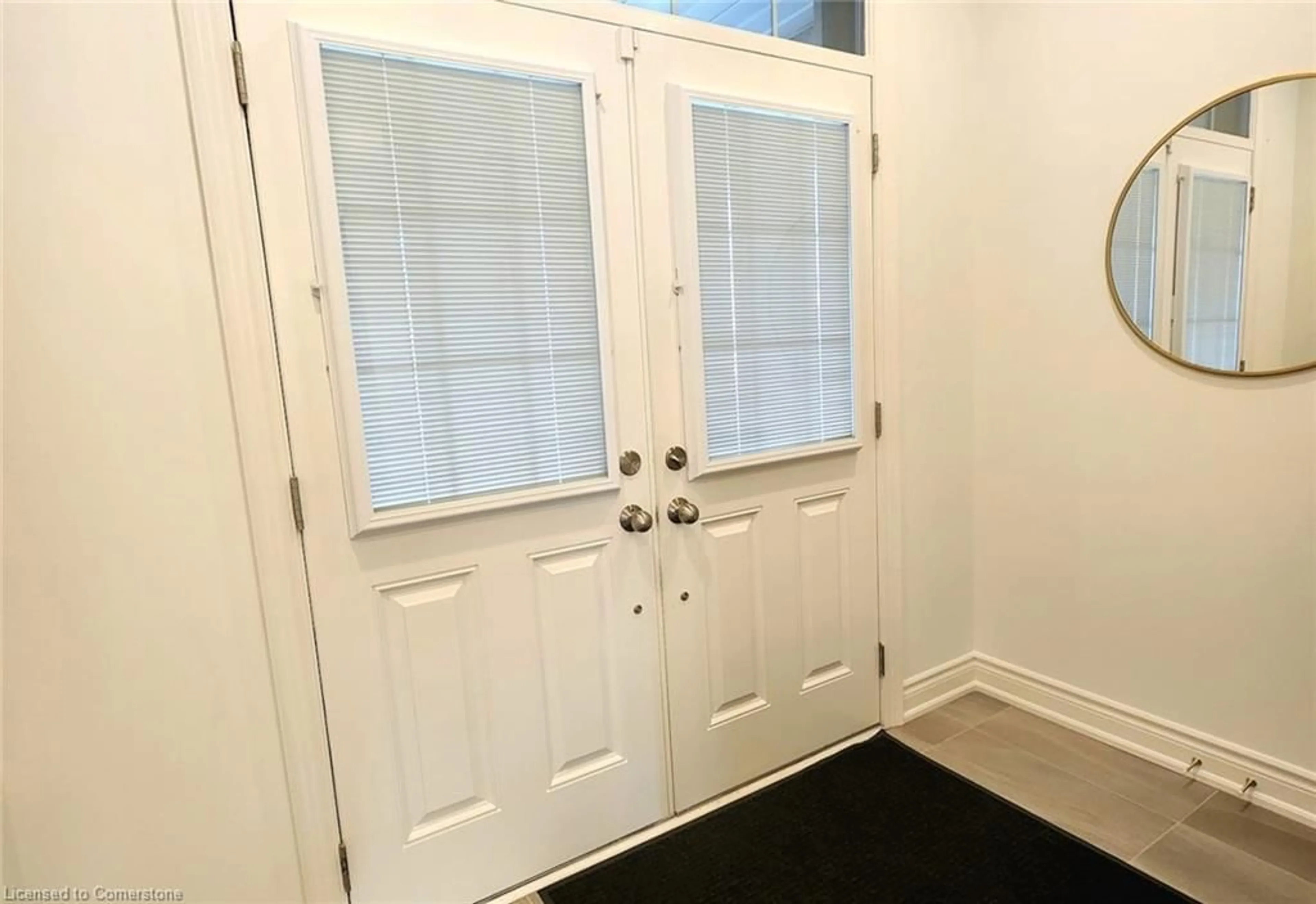 Indoor entryway for 34 Lionhead Golf Club Rd, Brampton Ontario L6Y 1P3