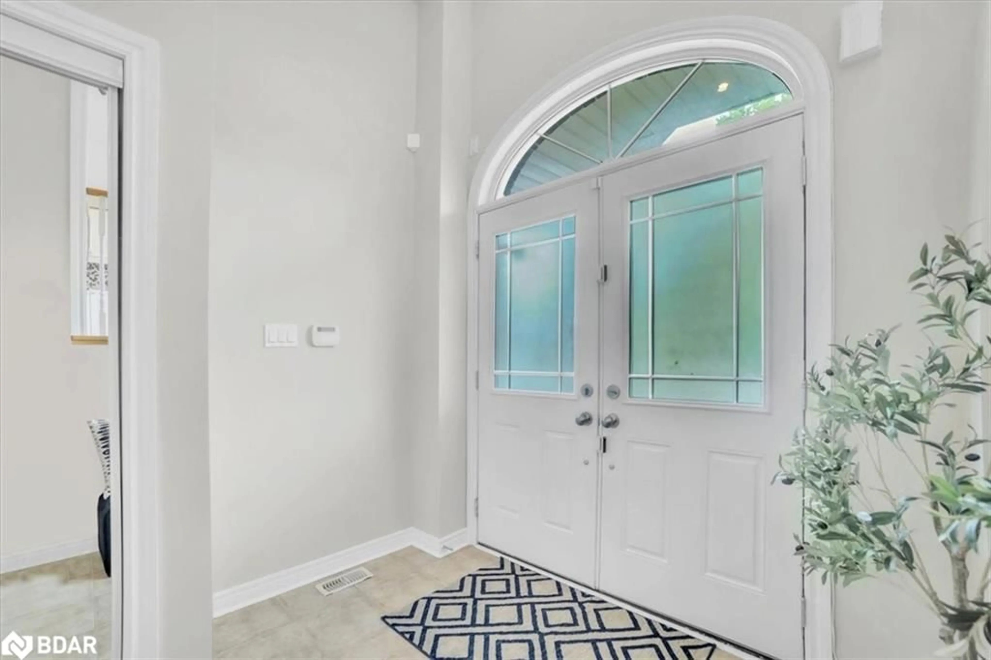 Indoor entryway for 225 Karl Rose Trail, Newmarket Ontario L3X 3J3