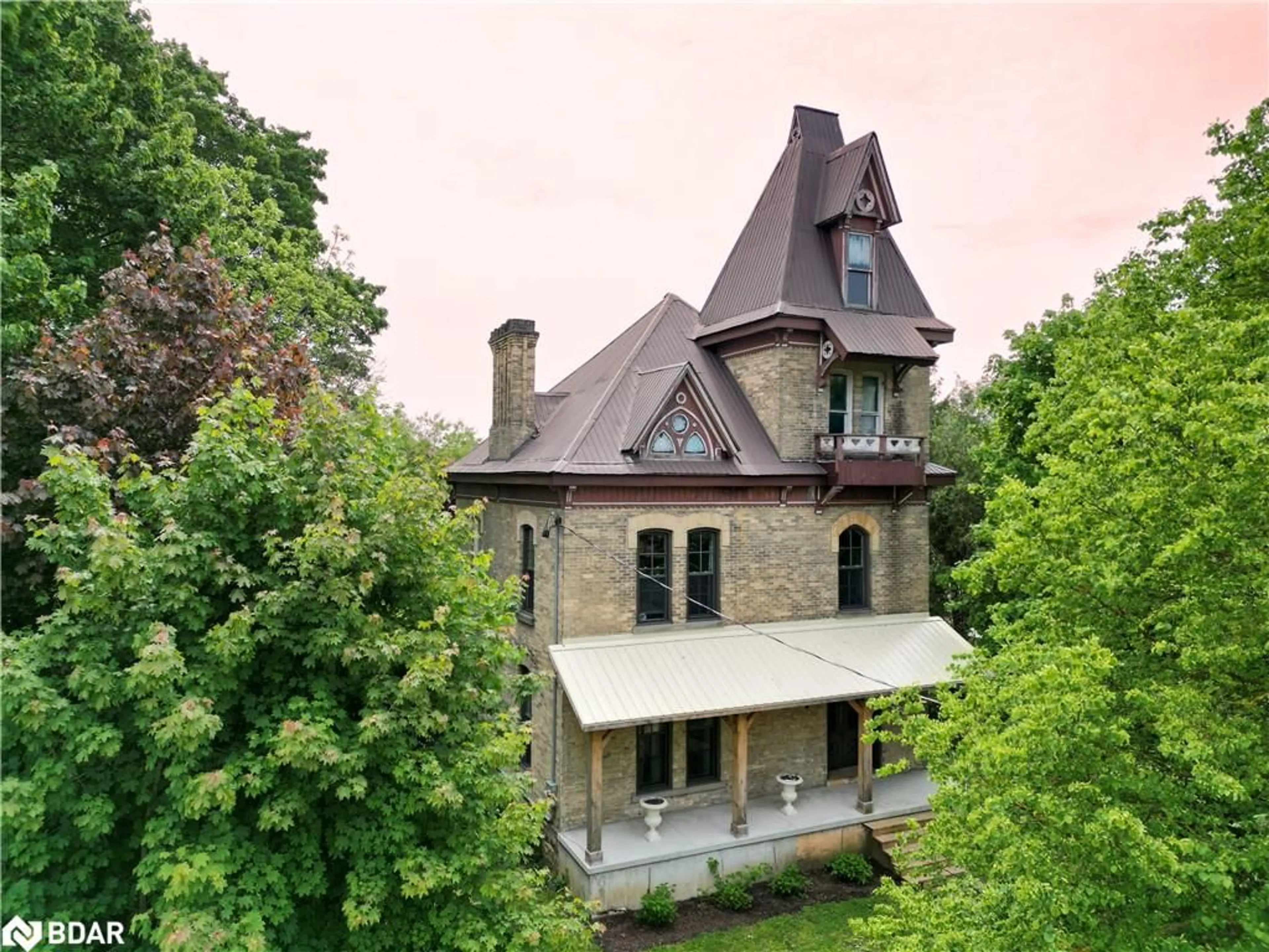 A pic from outside/outdoor area/front of a property/back of a property/a pic from drone, building for 150 Wellington St, Mount Forest Ontario N0G 2L2