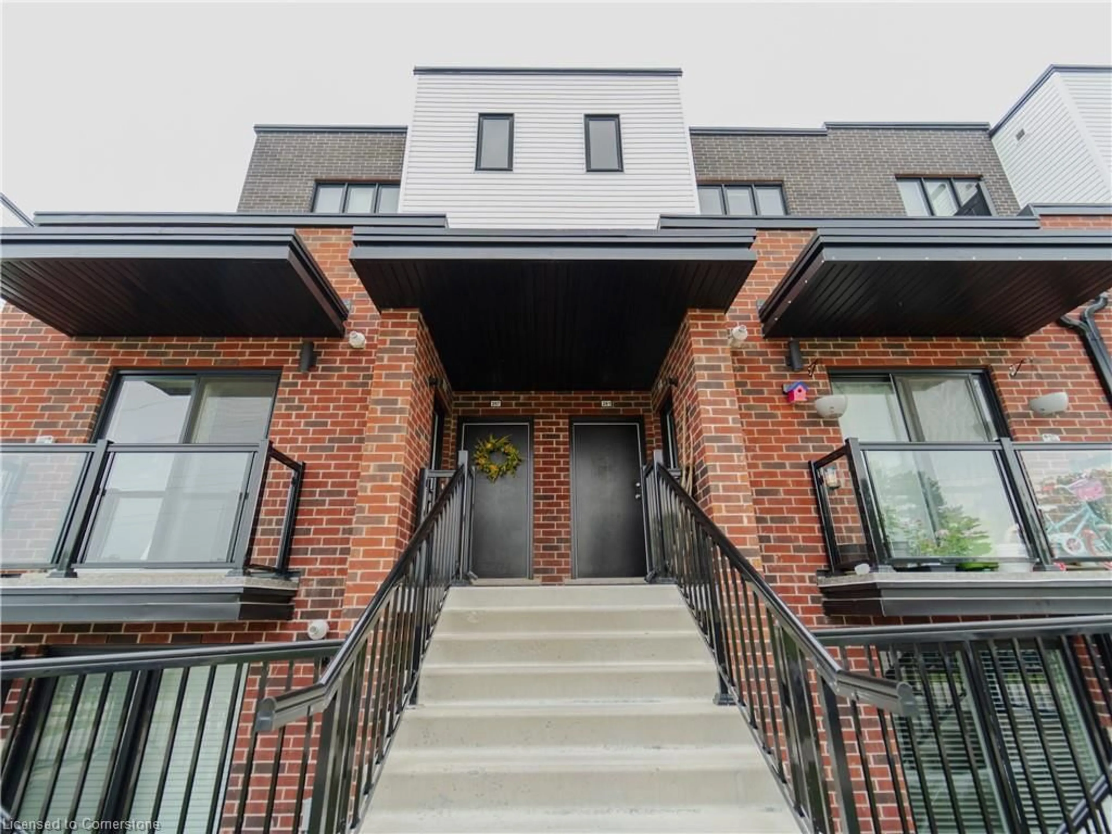 Home with brick exterior material, unknown for 261 Chapel Hill Dr #45, Kitchener Ontario N2R 1N5
