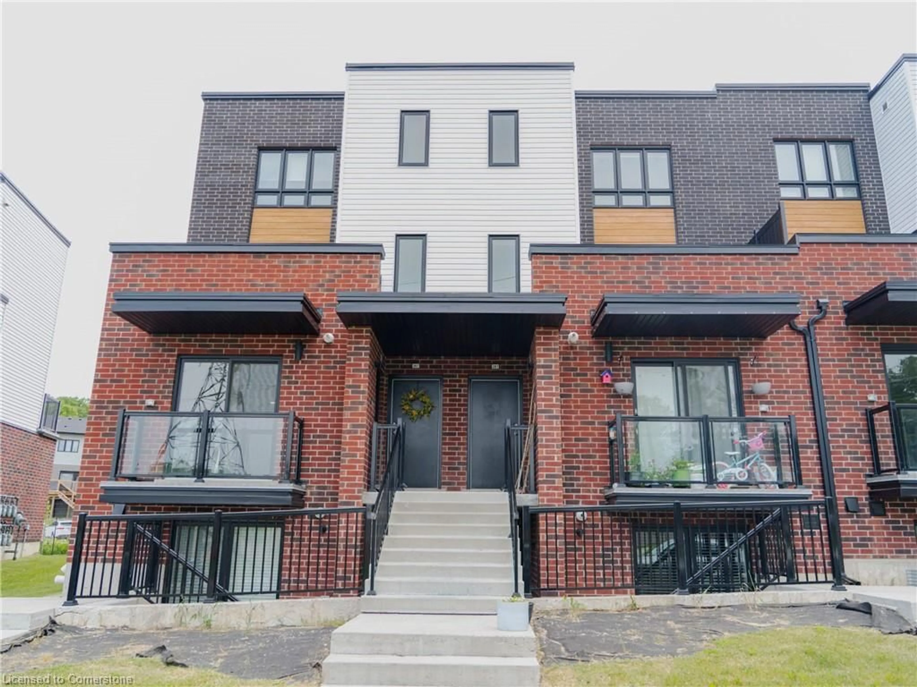 Home with brick exterior material, unknown for 261 Chapel Hill Dr #45, Kitchener Ontario N2R 1N5