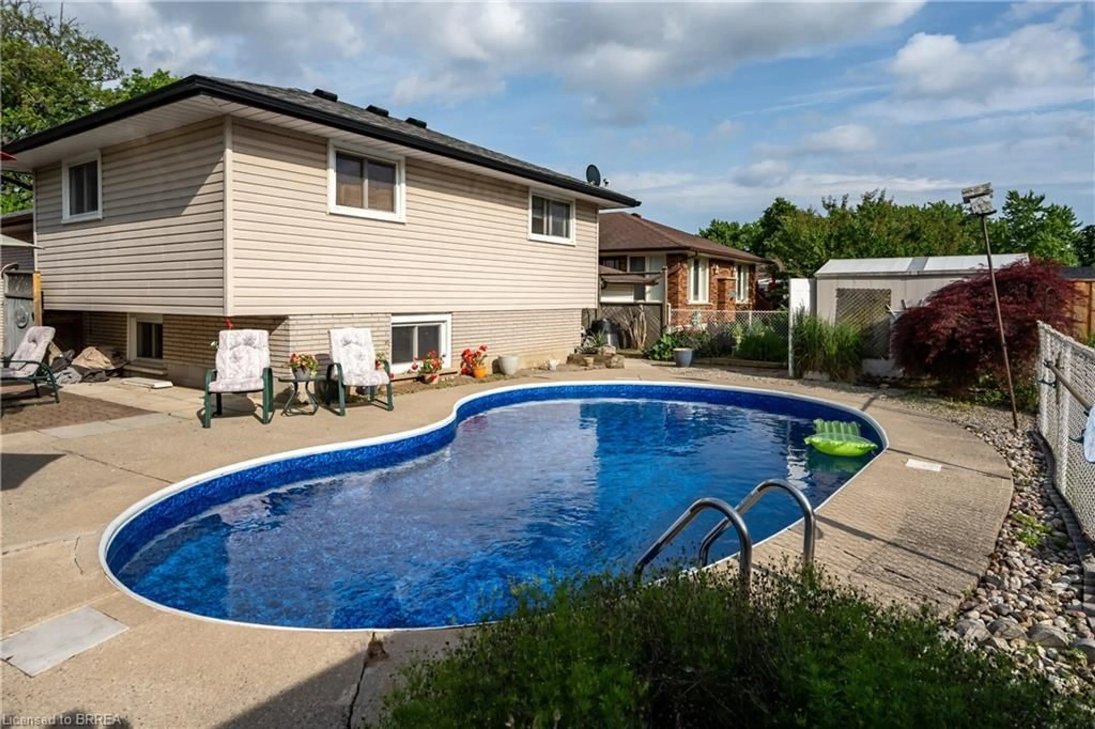 Pool for 50 Palm Cres, Brantford Ontario N3R 5G2