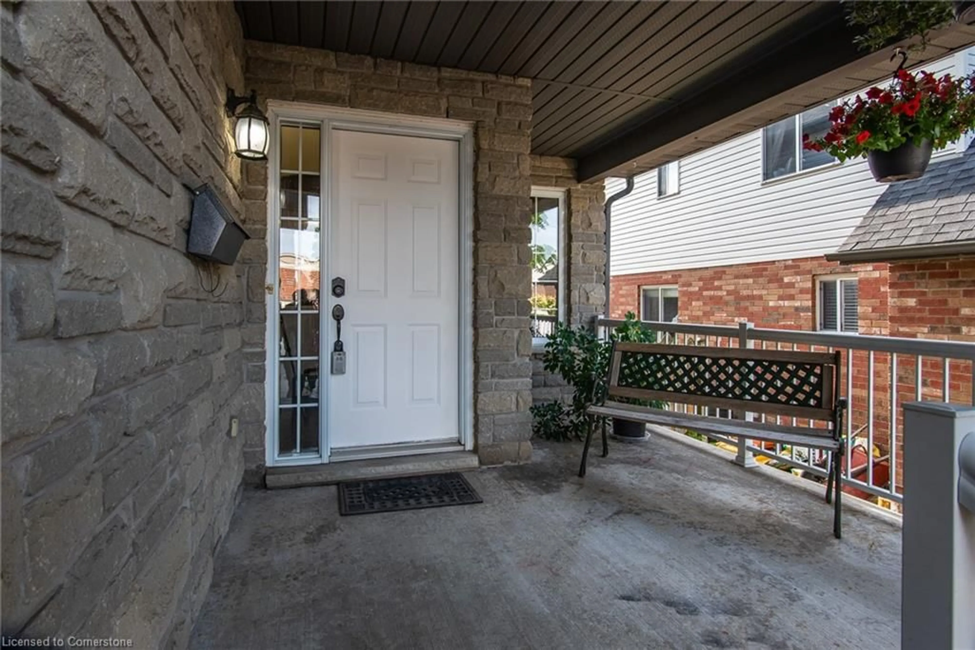Indoor entryway for 11 Apple Ridge Dr, Kitchener Ontario N2P 2R8
