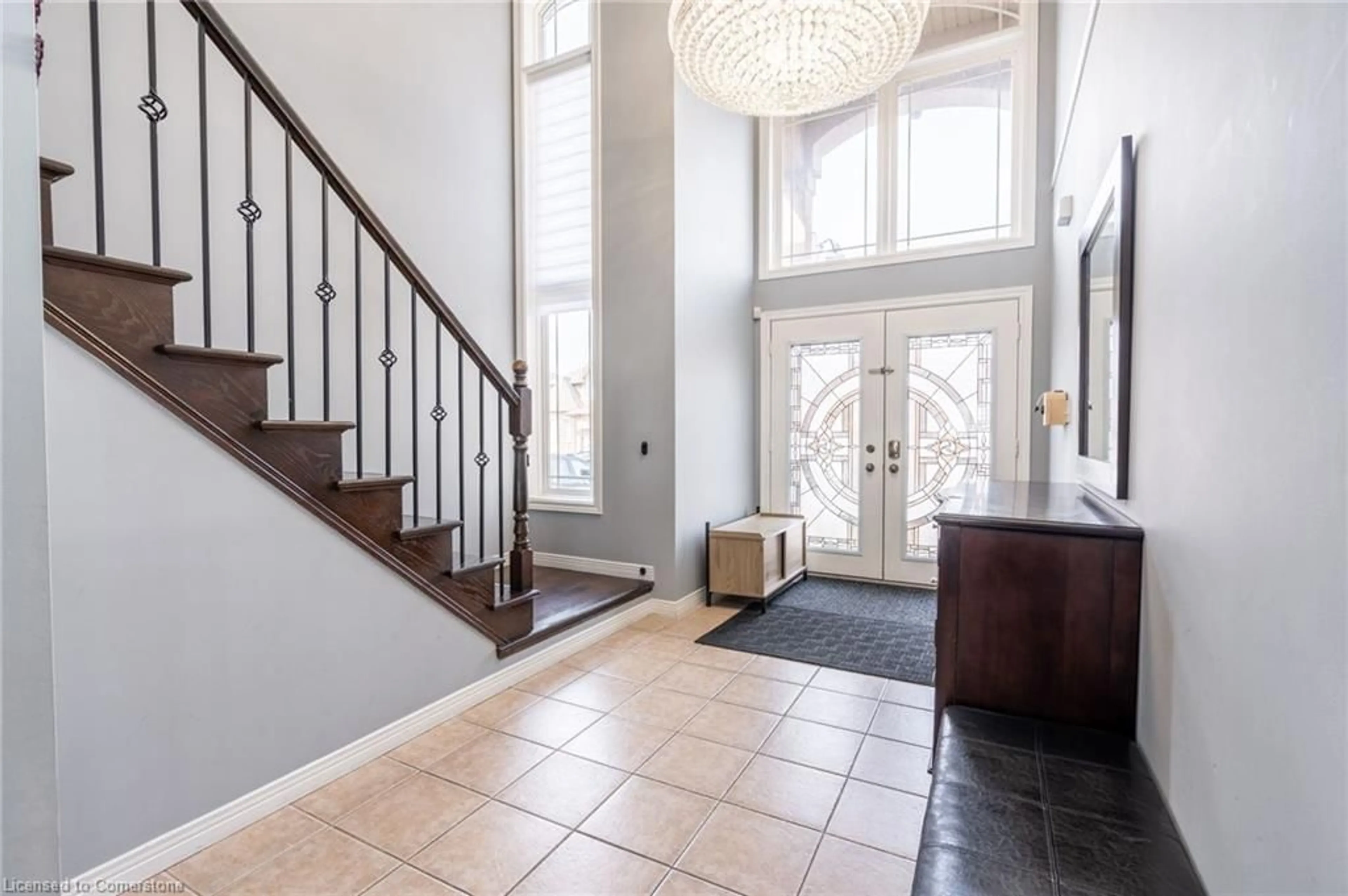 Indoor foyer for 36 Showcase Dr, Hamilton Ontario L0R 1P0
