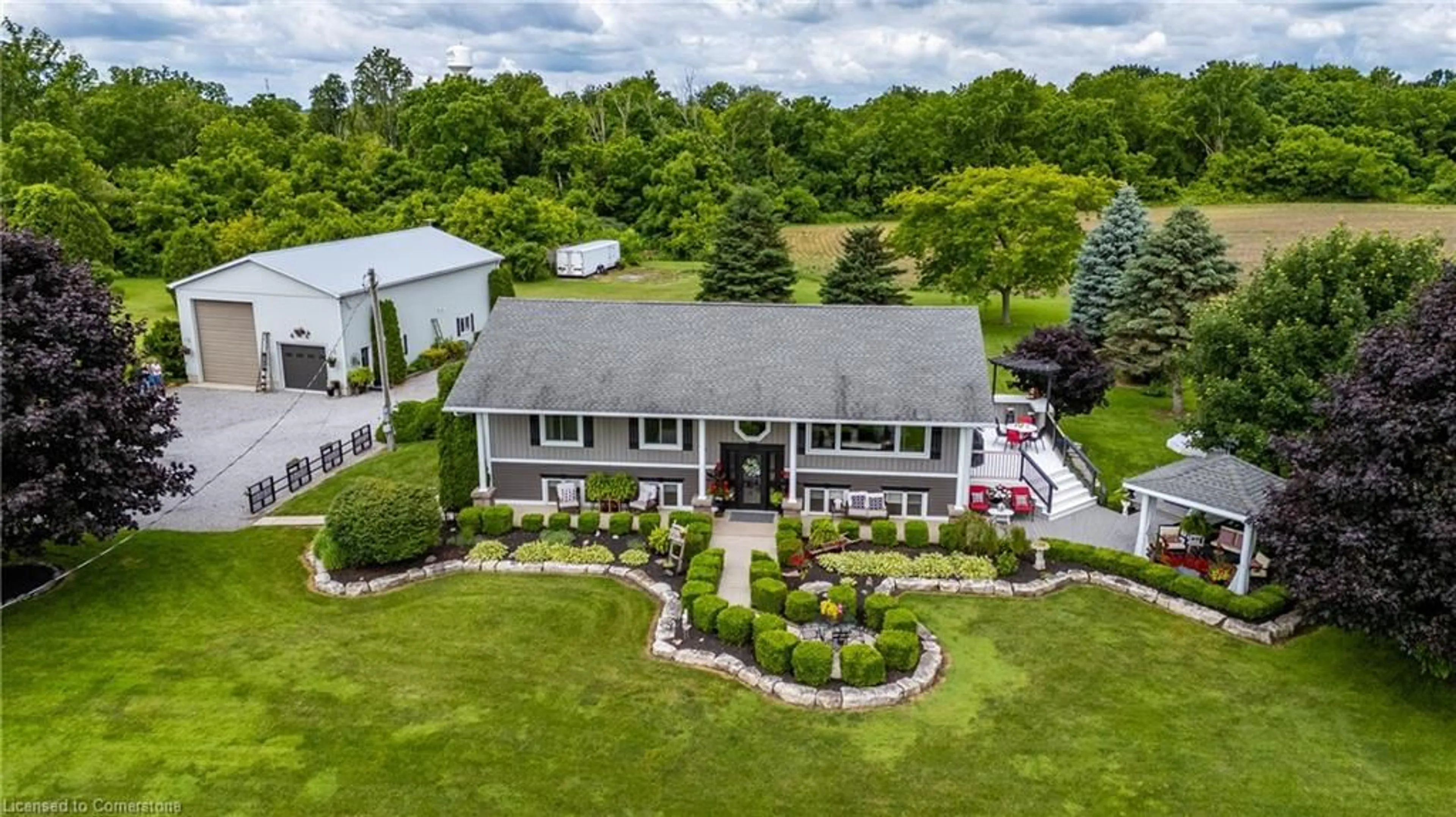 A pic from outside/outdoor area/front of a property/back of a property/a pic from drone, unknown for 83 Wolven St, Port Rowan Ontario N0E 1M0