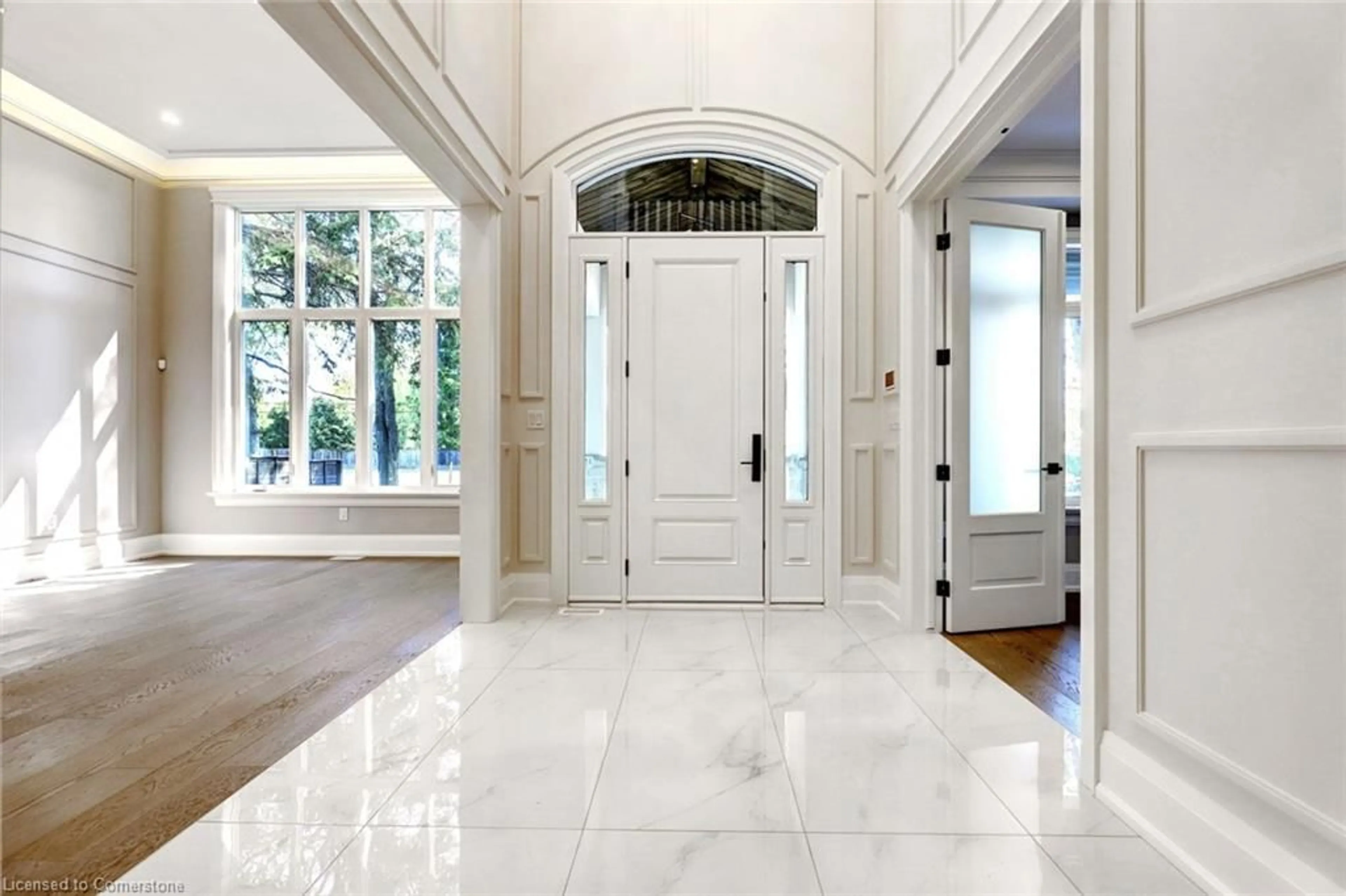 Indoor entryway for 290 Southcote Rd, Ancaster Ontario L9G 2W1