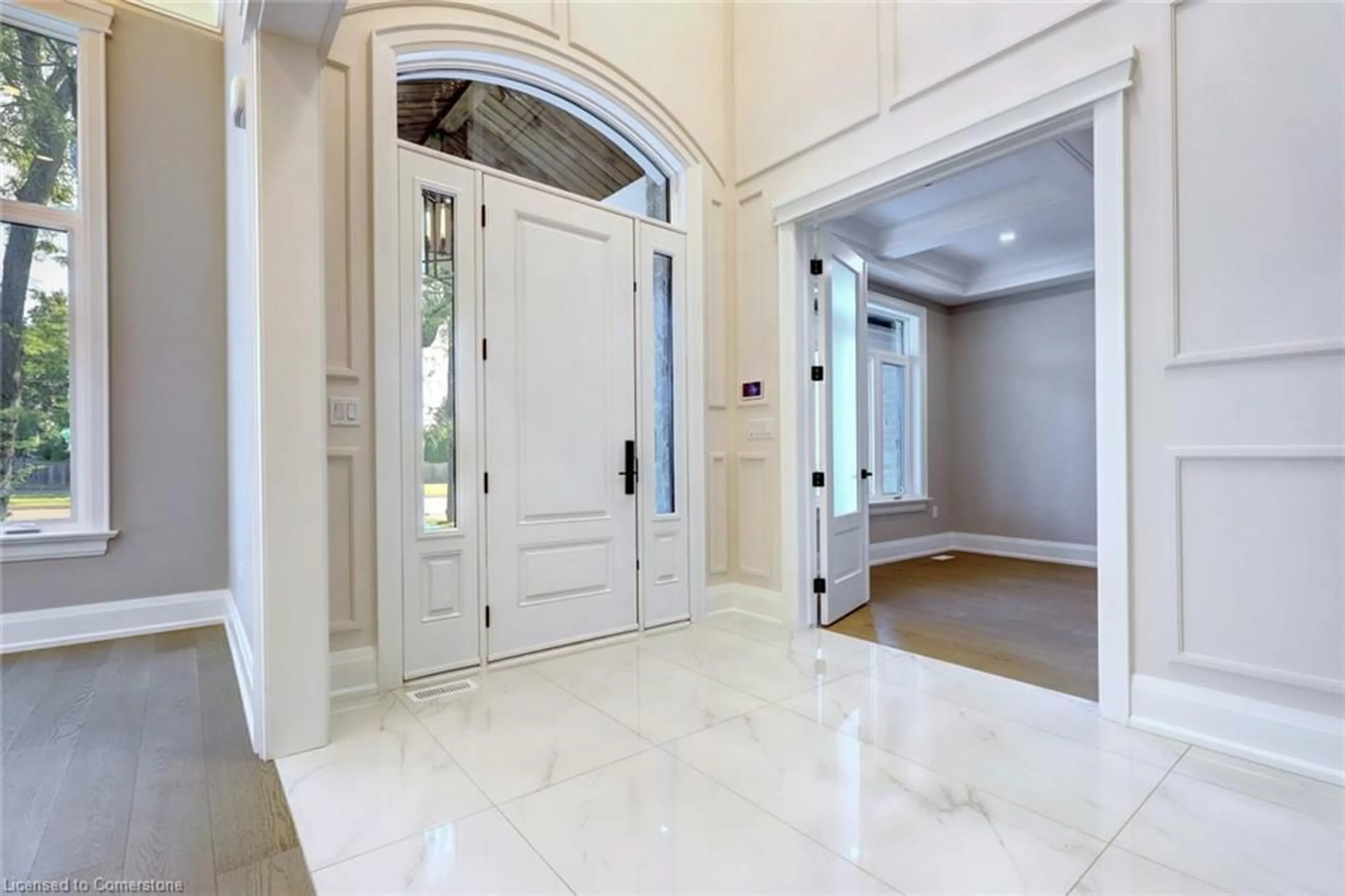 Indoor entryway for 290 Southcote Rd, Ancaster Ontario L9G 2W1