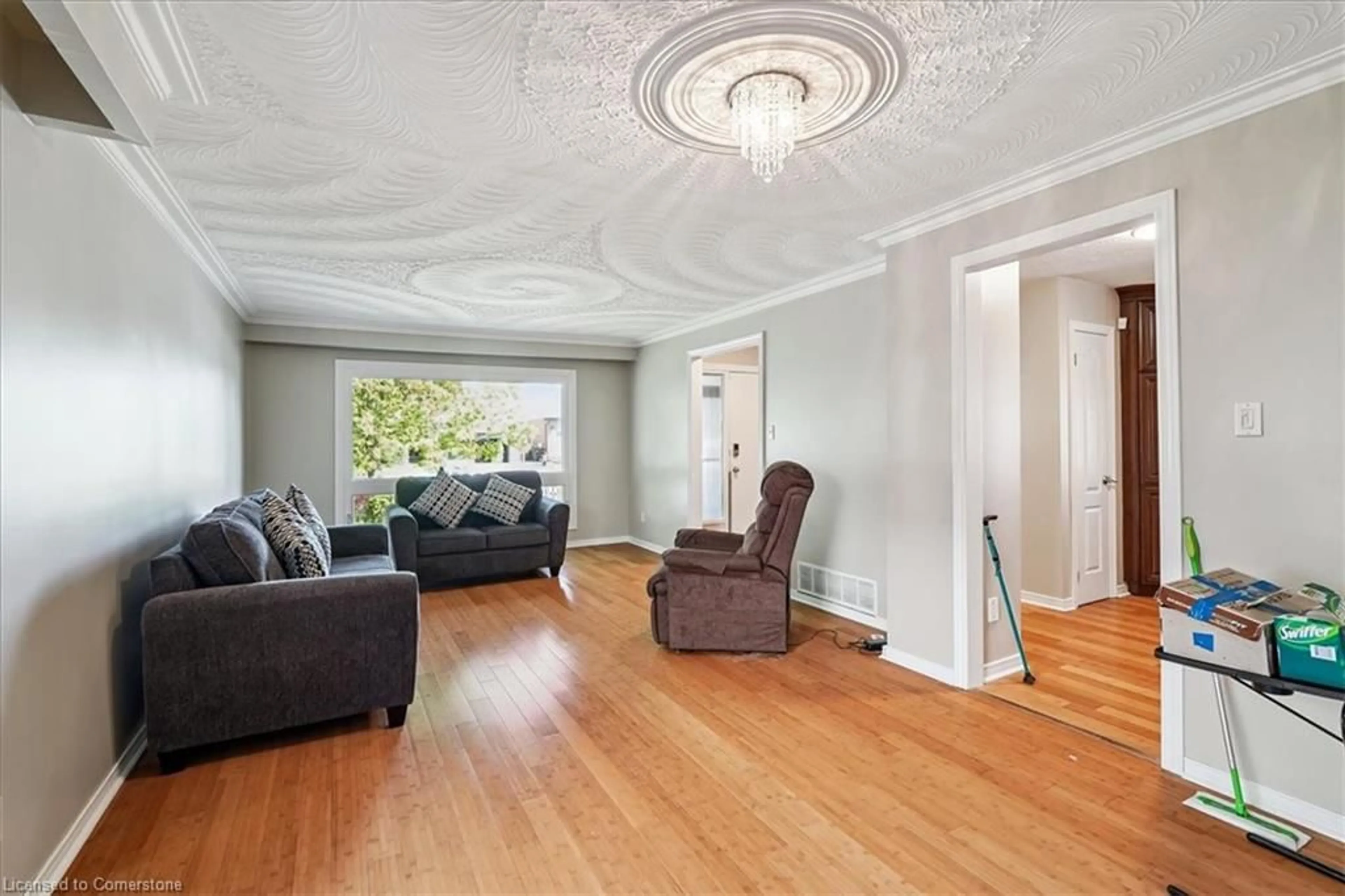 Living room with furniture, unknown for 110 Blackthorn Lane, Brampton Ontario L6V 3K8