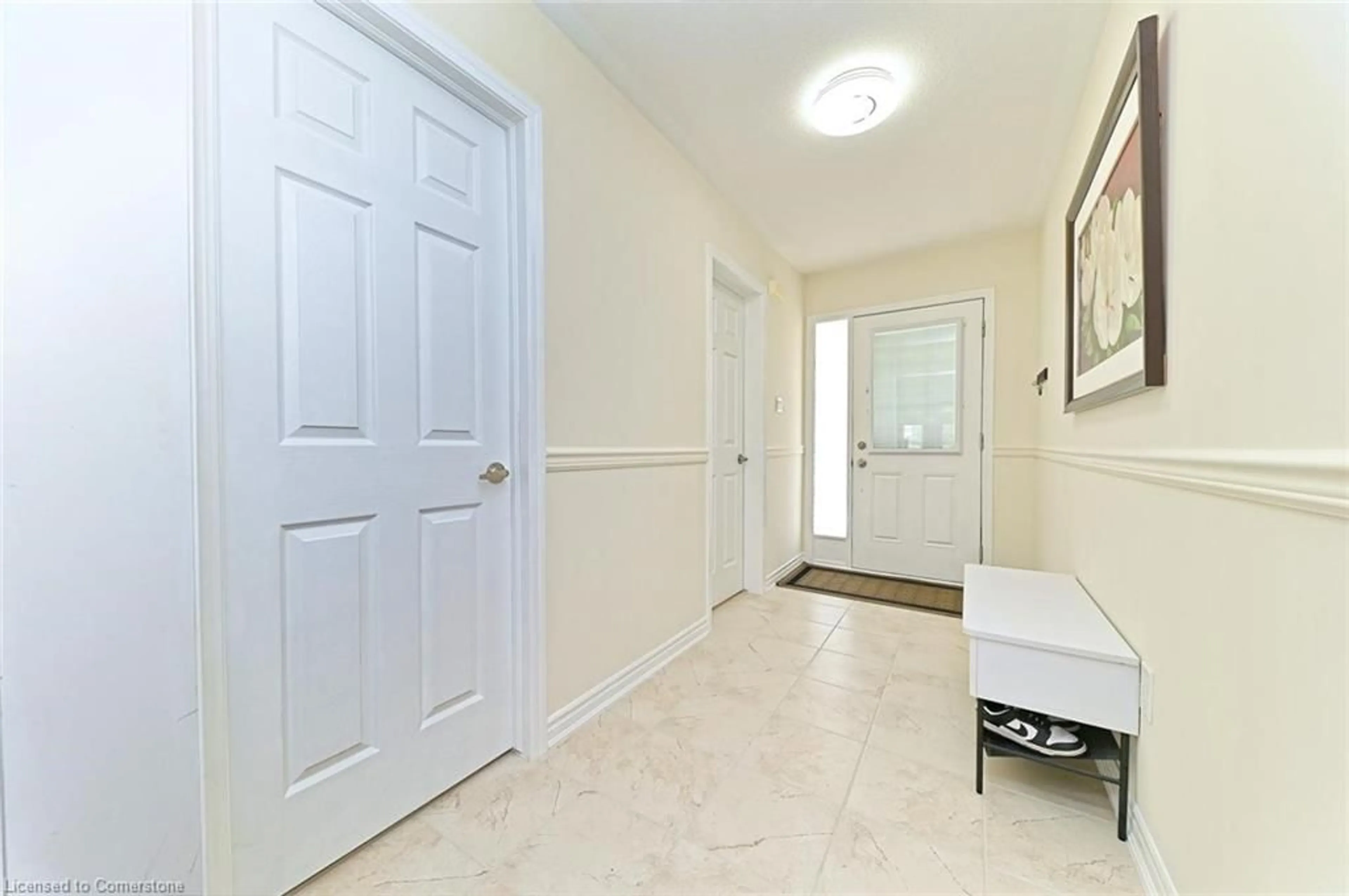 Indoor entryway for 474 Blair Creek Dr, Kitchener Ontario N2P 2N7