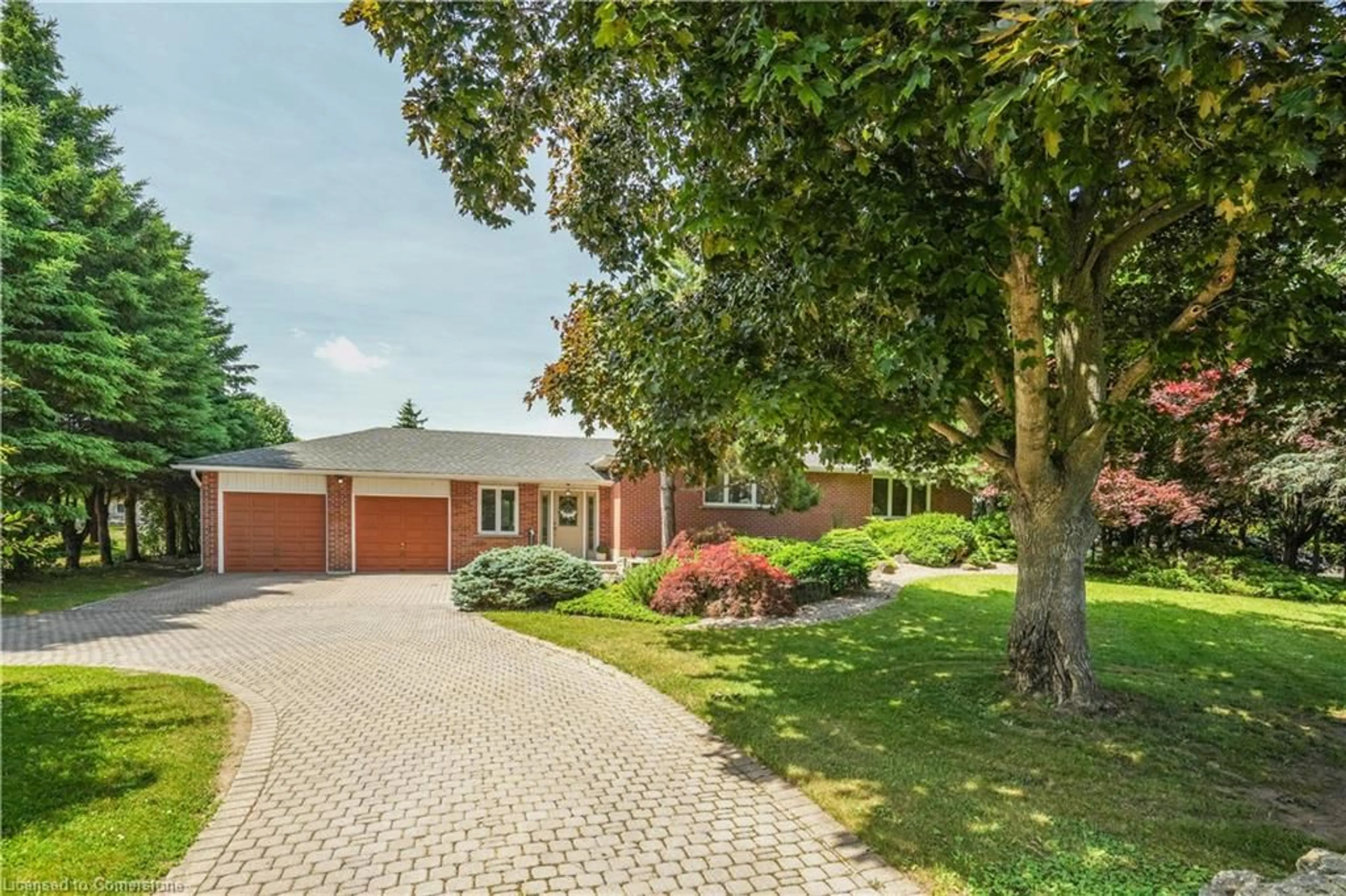 A pic from outside/outdoor area/front of a property/back of a property/a pic from drone, street for 13312 Trafalgar Rd, Georgetown Ontario L7G 4S4