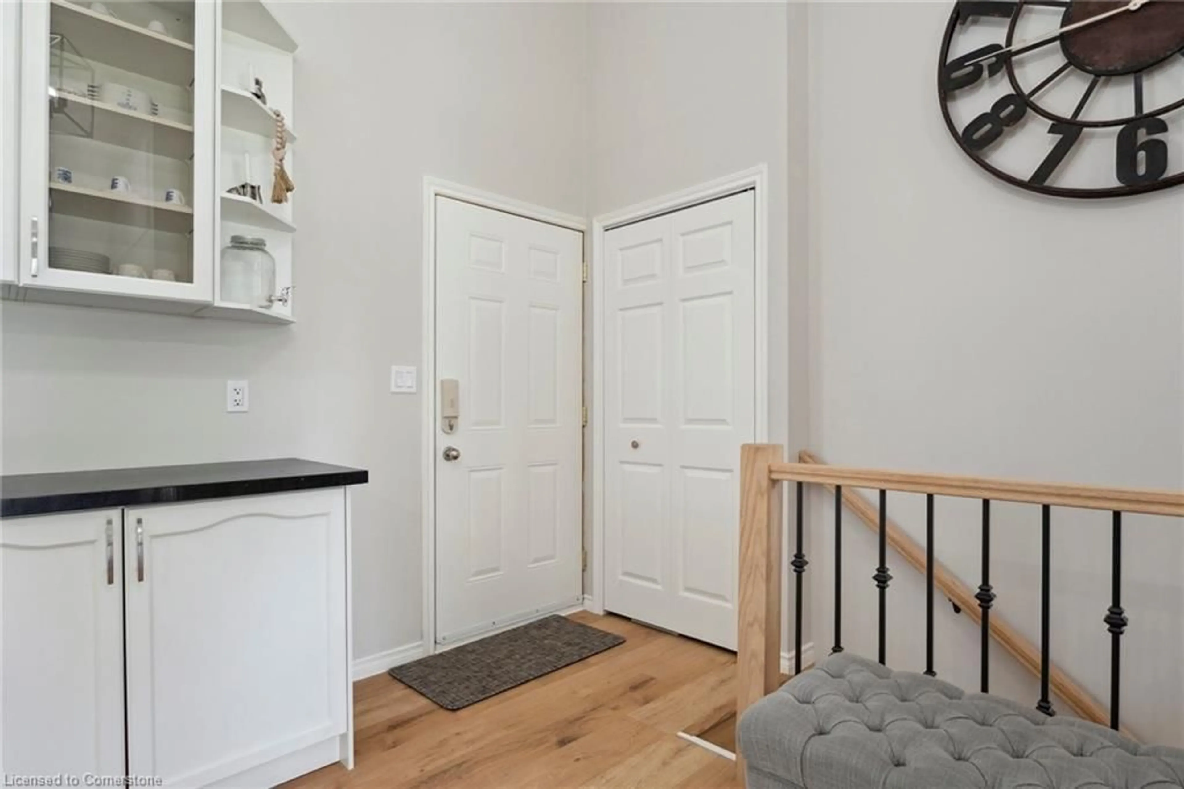 Indoor entryway for 344 Whalley Lake Rd, Magnetawan Ontario P0A 1P0