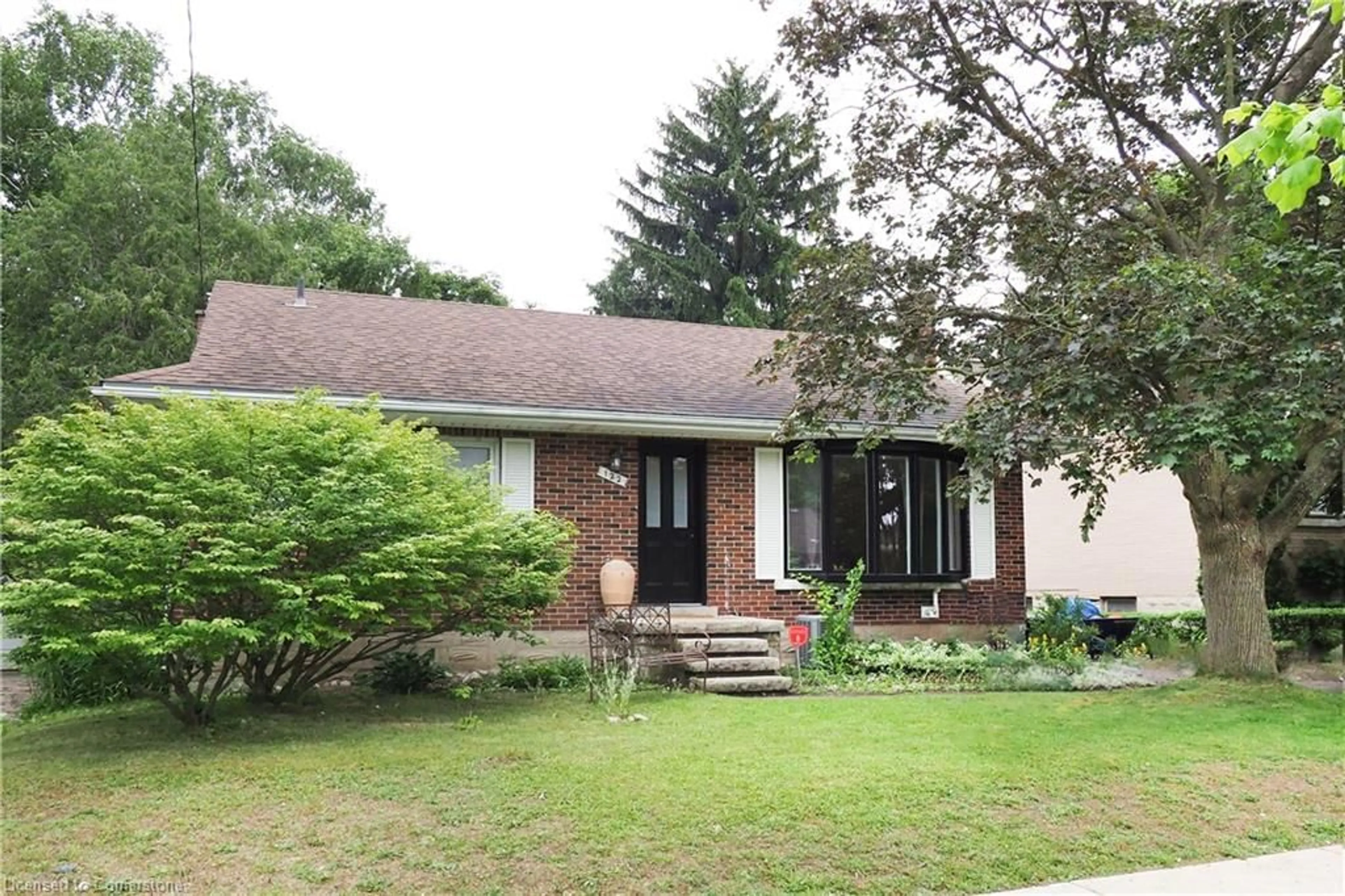 Home with brick exterior material, street for 122 Boehmer St, Kitchener Ontario N2H 4N5