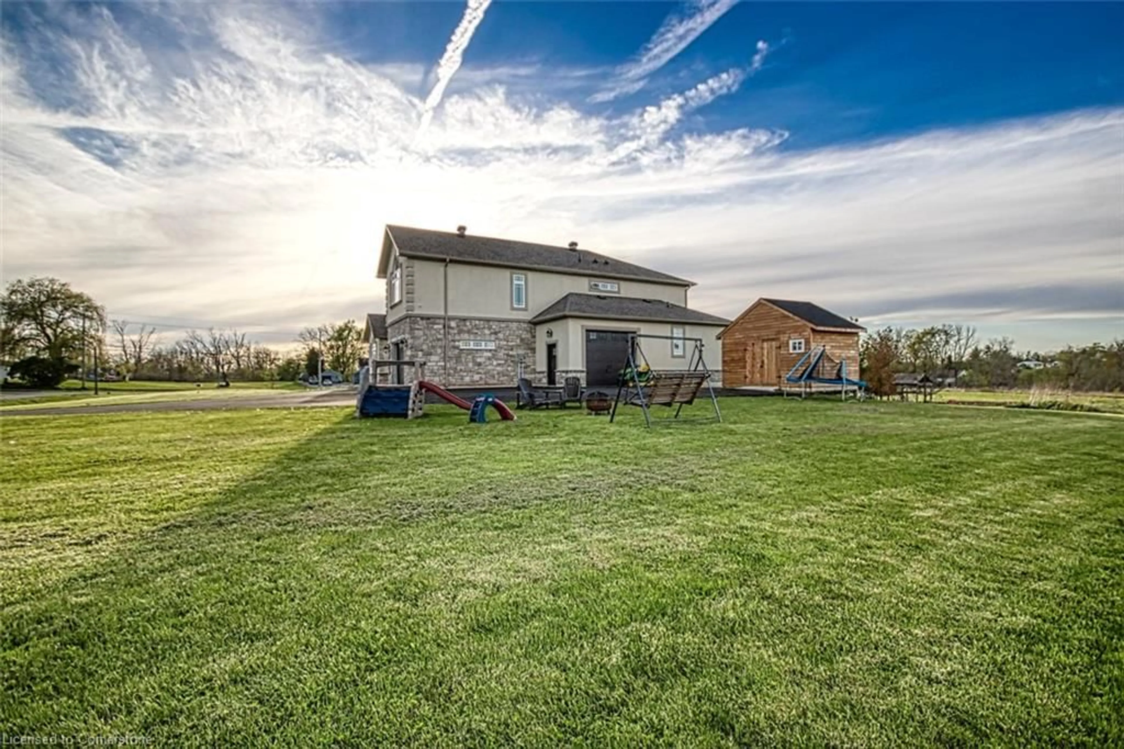A pic from outside/outdoor area/front of a property/back of a property/a pic from drone, unknown for 5499 Attema Cres, St. Anns Ontario L0R 1Y0