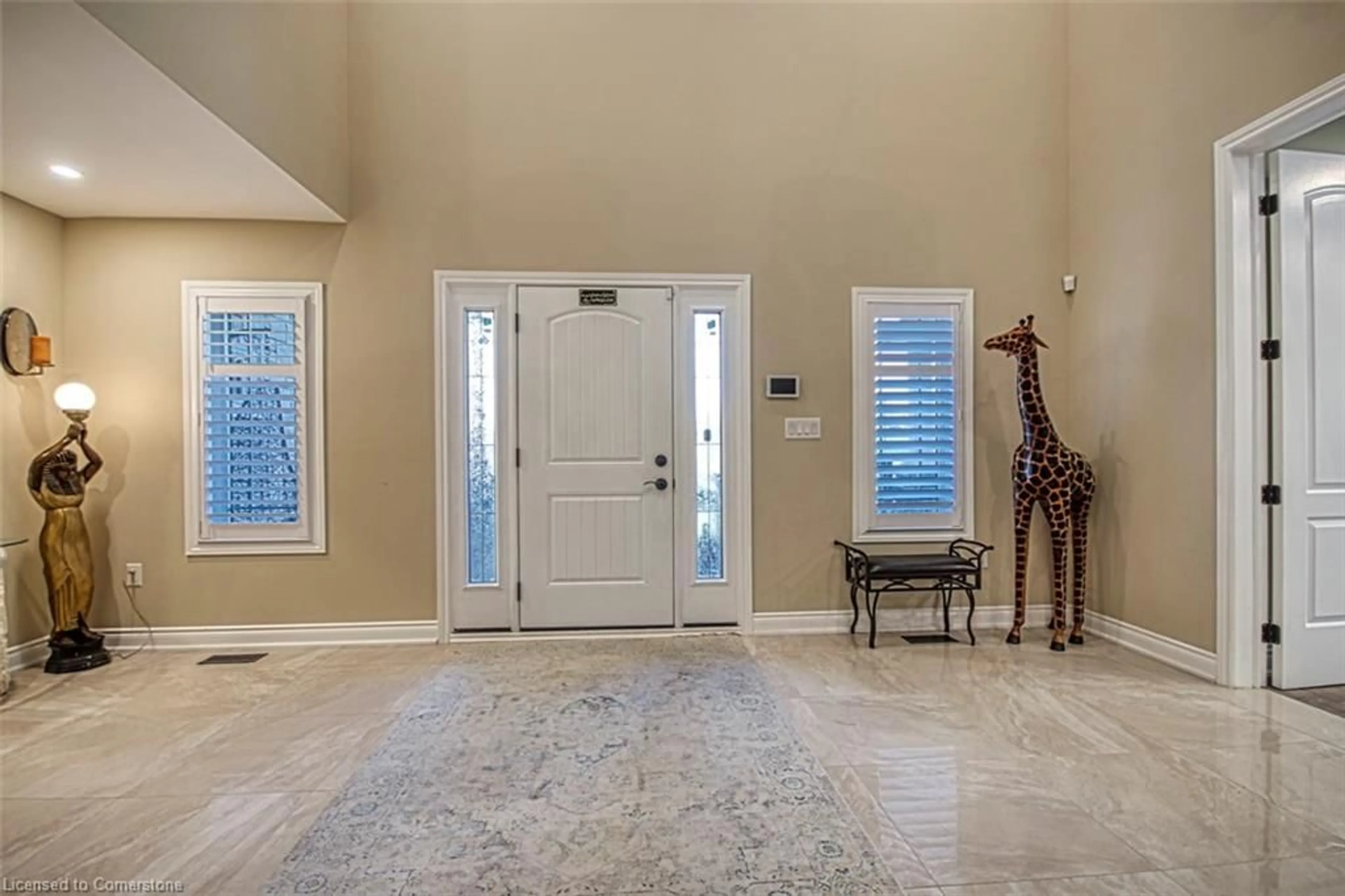 Indoor entryway for 5499 Attema Cres, St. Anns Ontario L0R 1Y0