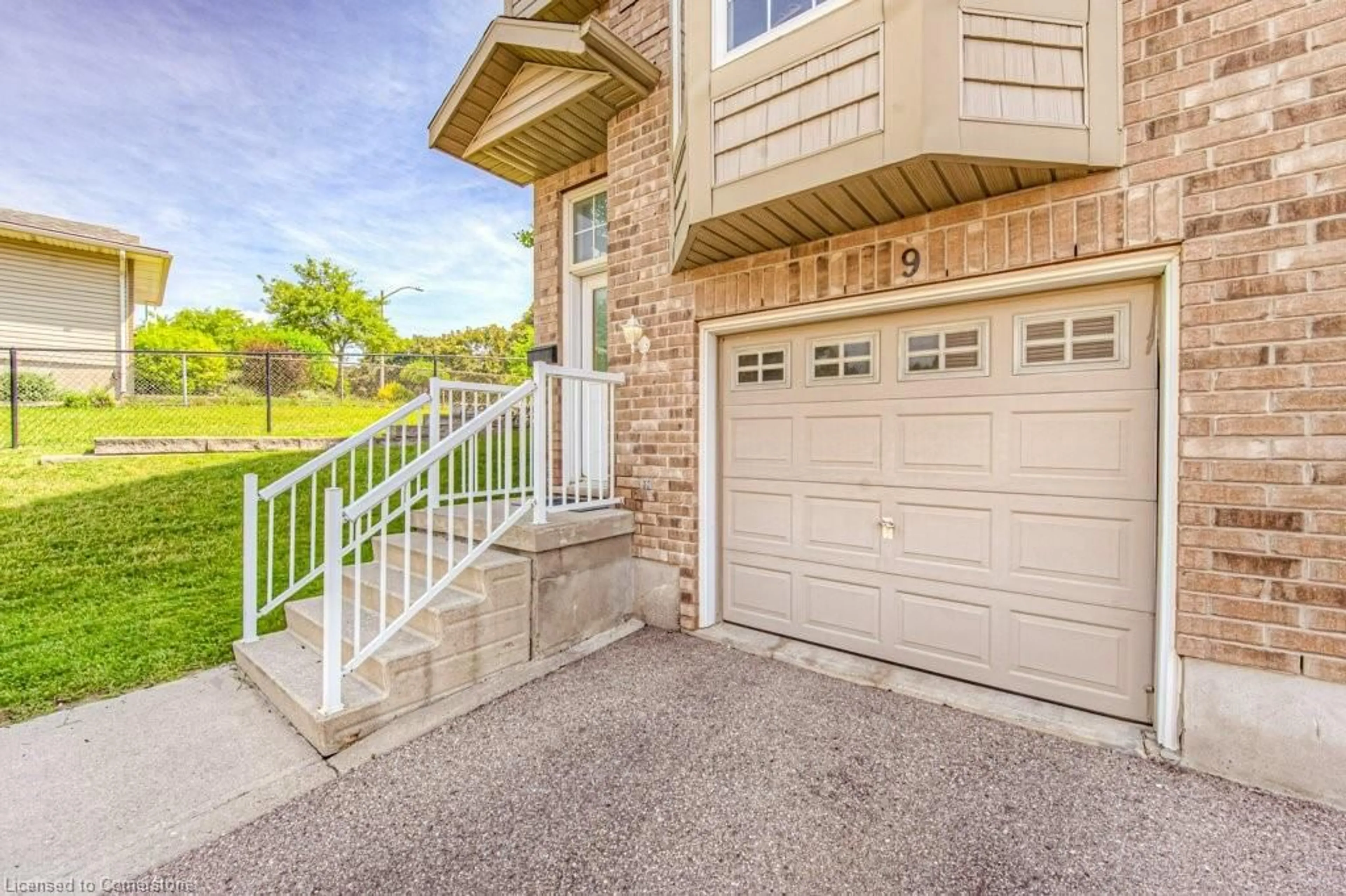 Unknown for 975 Strasburg Rd #9, Kitchener Ontario N2E 0A8
