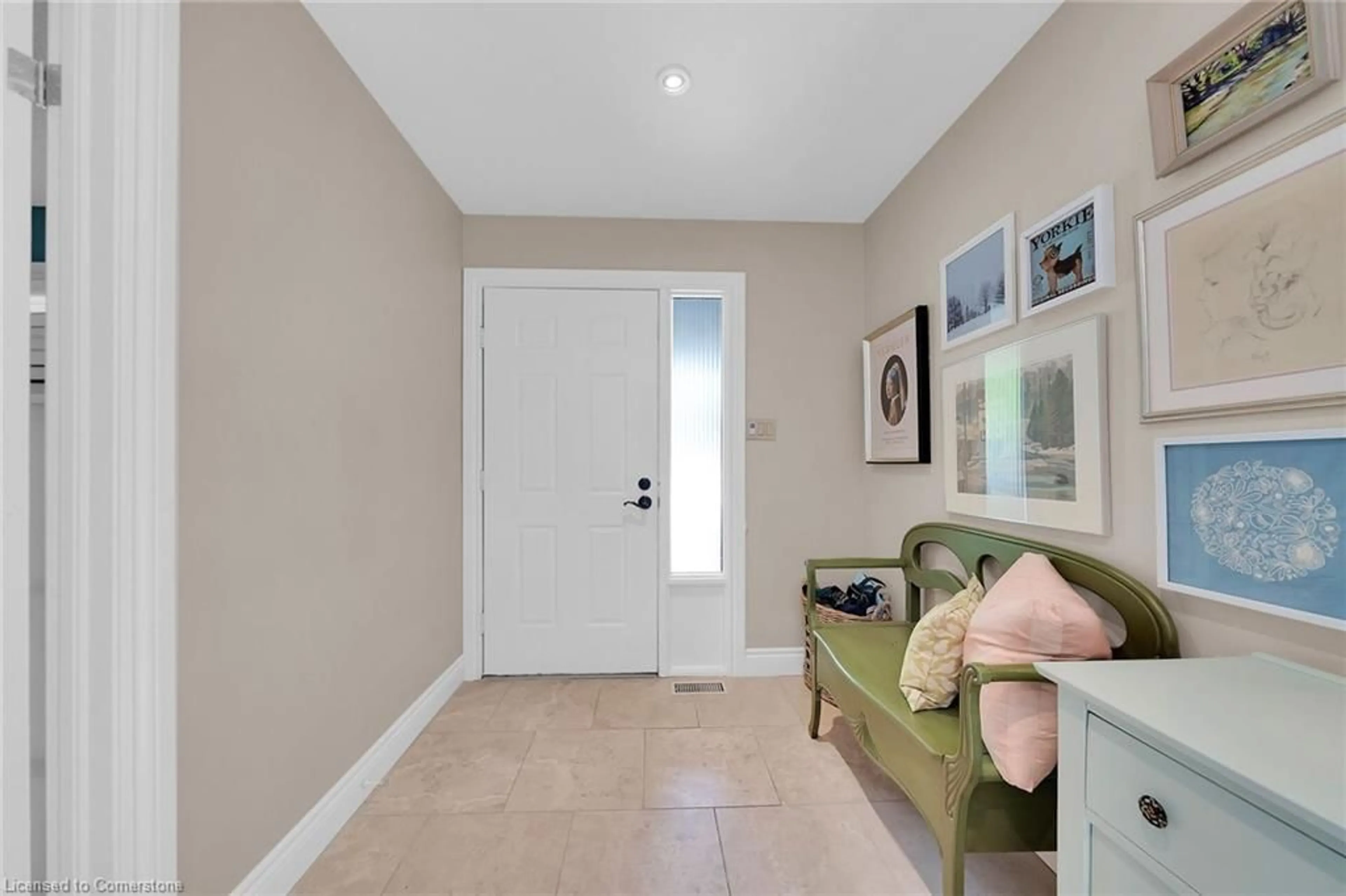 Indoor entryway for 12 Vance Cres, Hamilton Ontario L8B 0B8