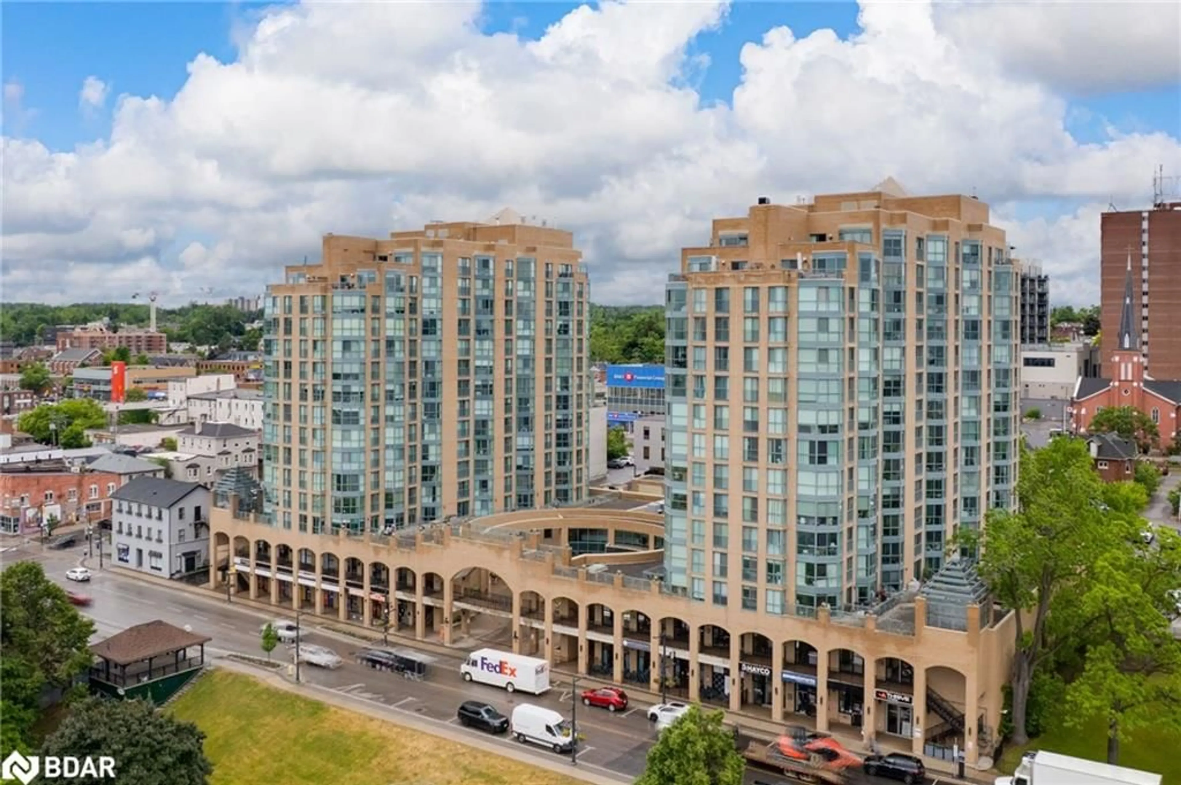 A pic from outside/outdoor area/front of a property/back of a property/a pic from drone, city buildings view from balcony for 150 Dunlop St #903, Barrie Ontario L4M 6H1