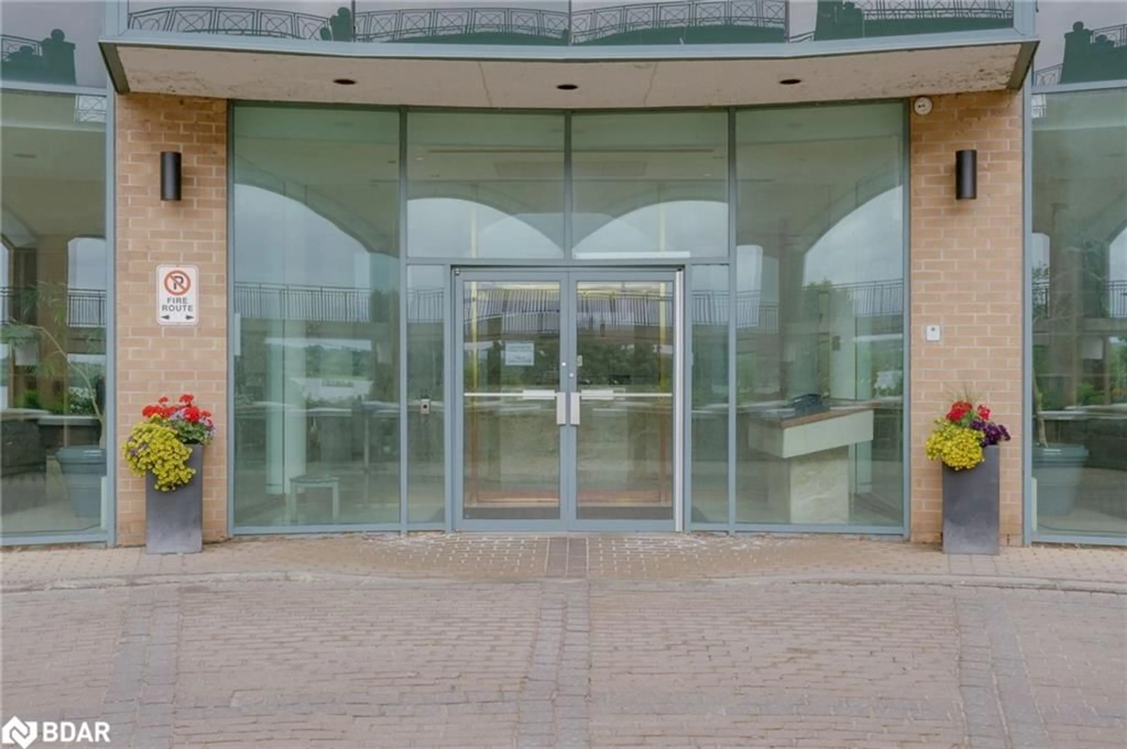 Indoor foyer for 150 Dunlop St #903, Barrie Ontario L4M 6H1