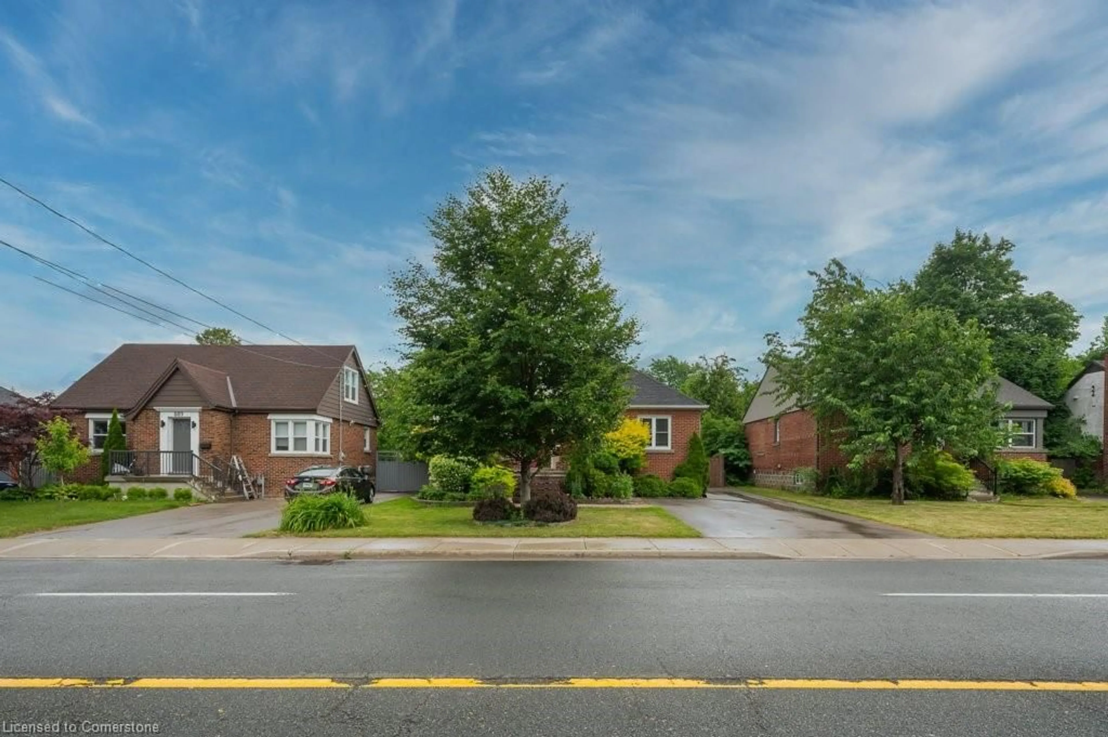 A pic from outside/outdoor area/front of a property/back of a property/a pic from drone, street for 891 Garth St, Hamilton Ontario L9C 4L1