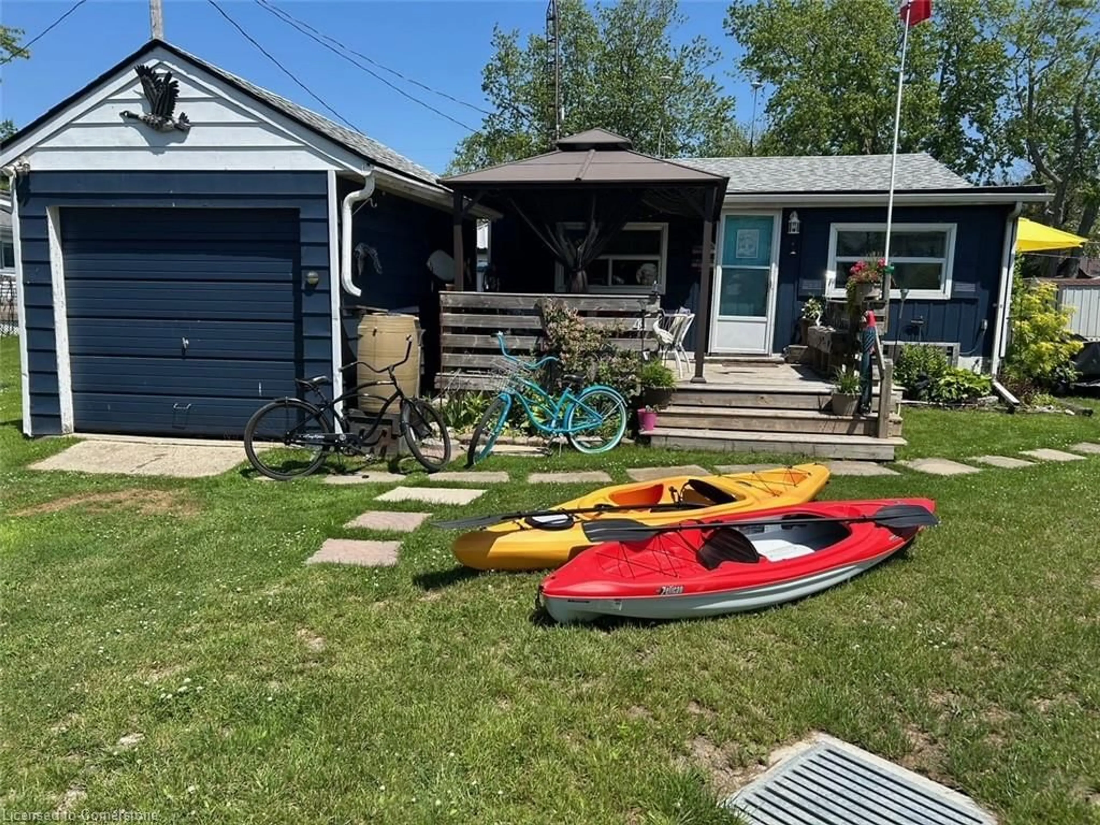 A pic from outside/outdoor area/front of a property/back of a property/a pic from drone, street for 49 Heather Lane, Selkirk Ontario N0A 1P0
