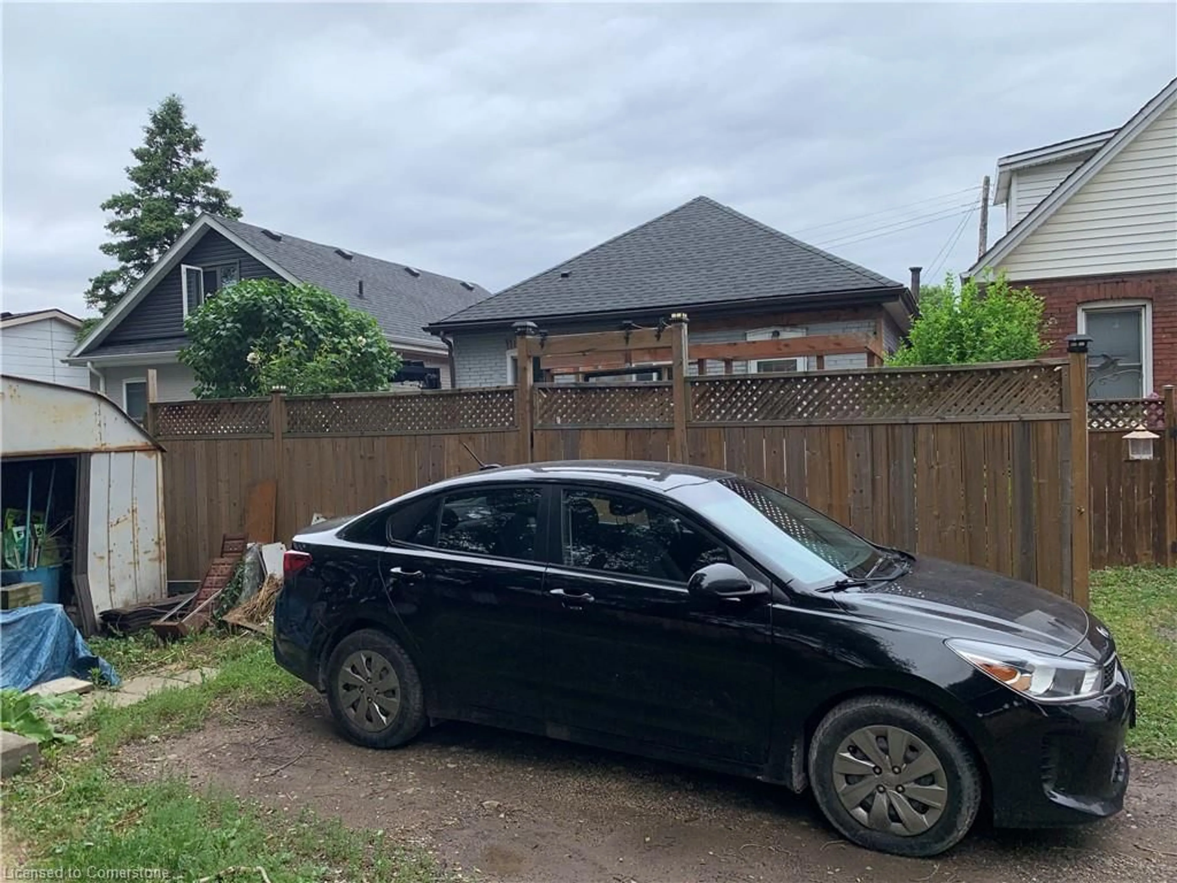 Unknown for 11 East 25th St, Hamilton Ontario L8V 2Z9