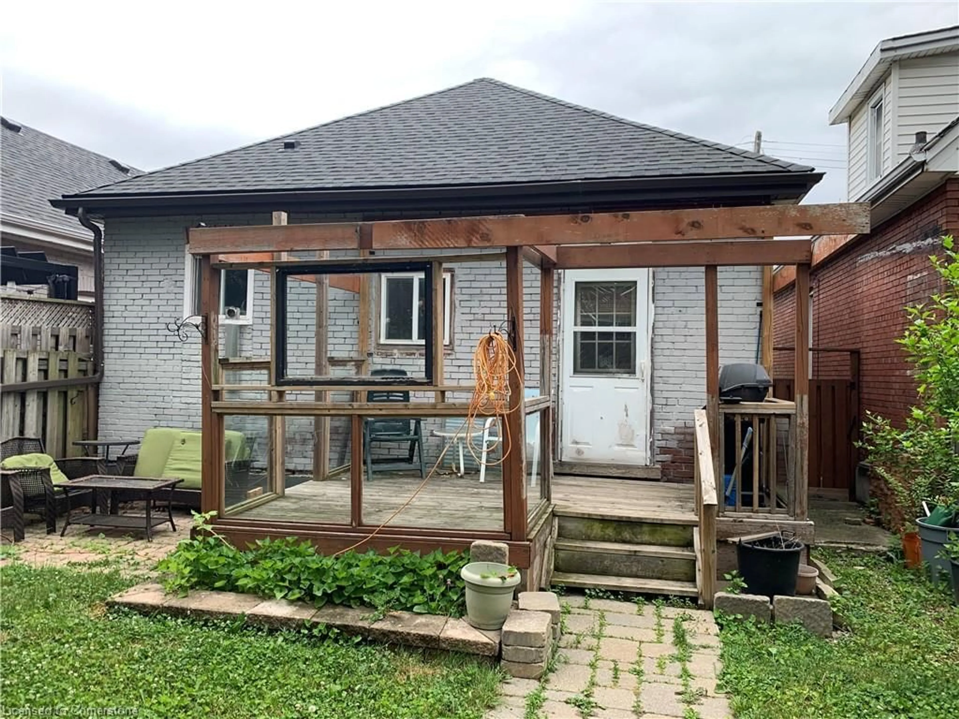 Patio, unknown for 11 East 25th St, Hamilton Ontario L8V 2Z9
