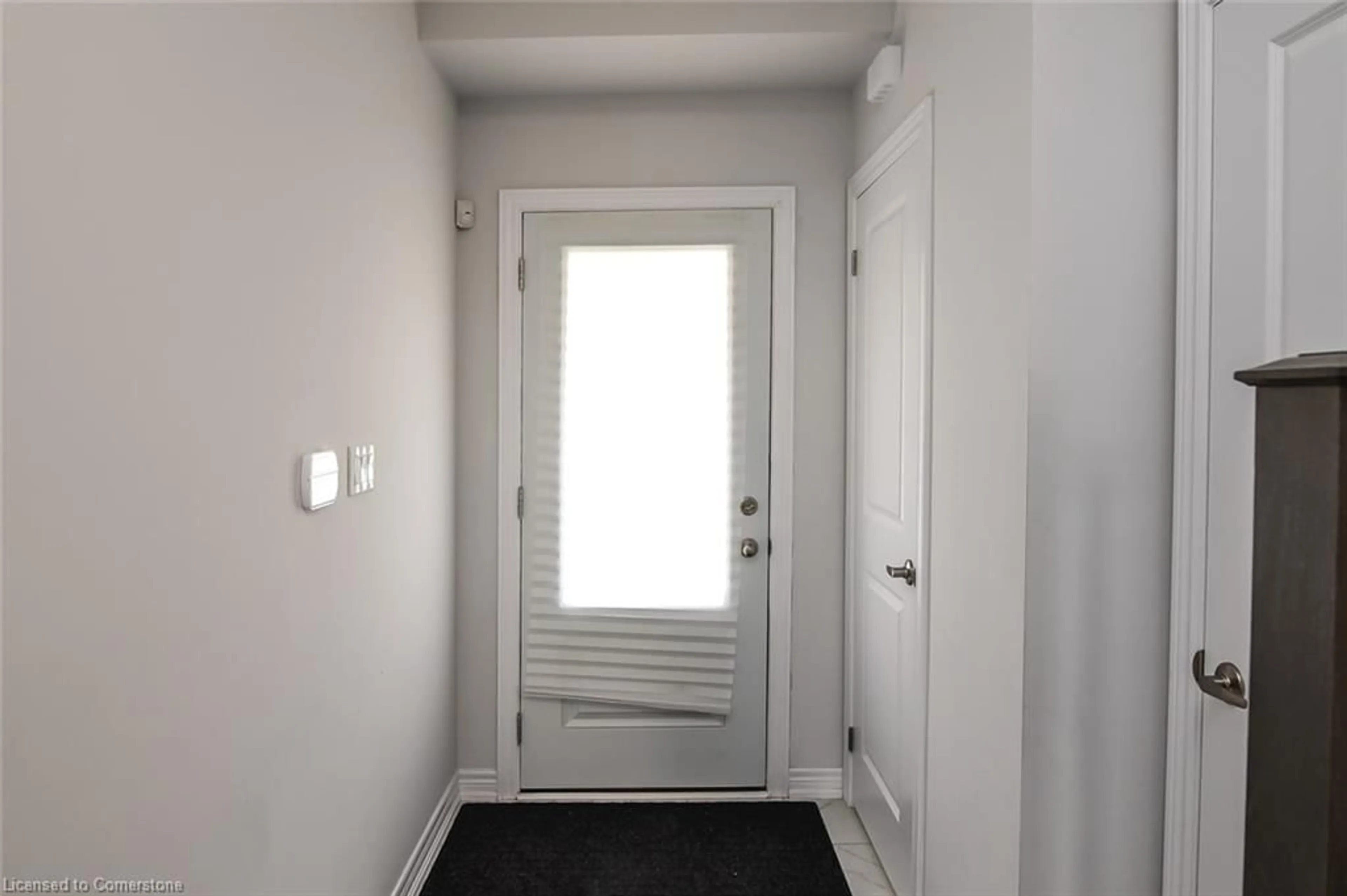 Indoor entryway for 11 Mockingbird Lane, Stoney Creek Ontario L8E 0K7