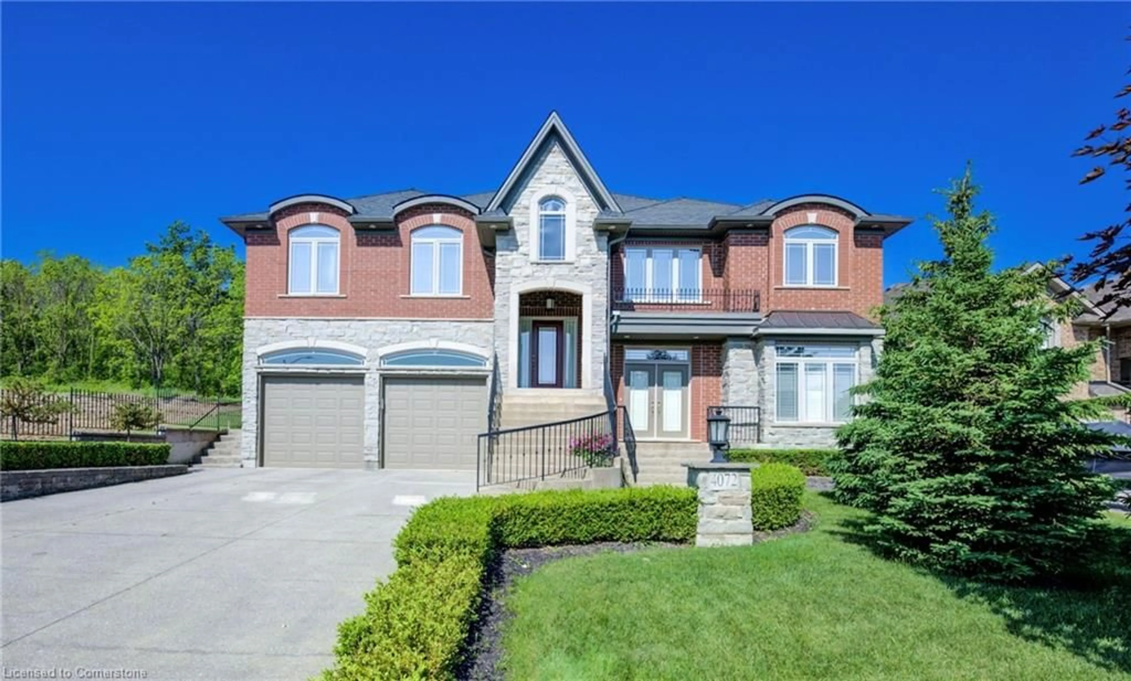 Home with brick exterior material, street for 4072 Highland Park Dr, Beamsville Ontario L3J 0M3