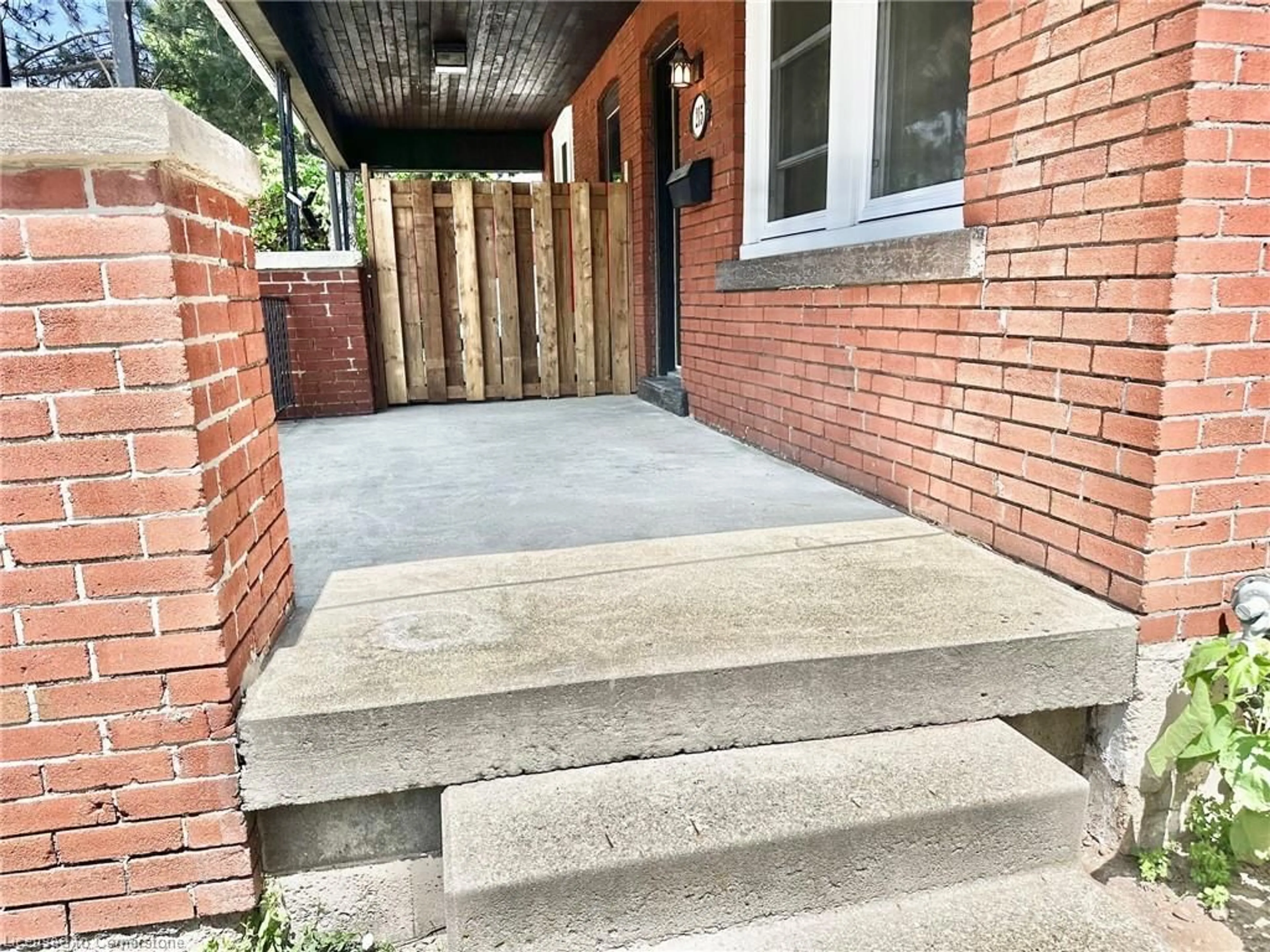 Unknown for 215 Rosewood Rd, Hamilton Ontario L8K 3J5