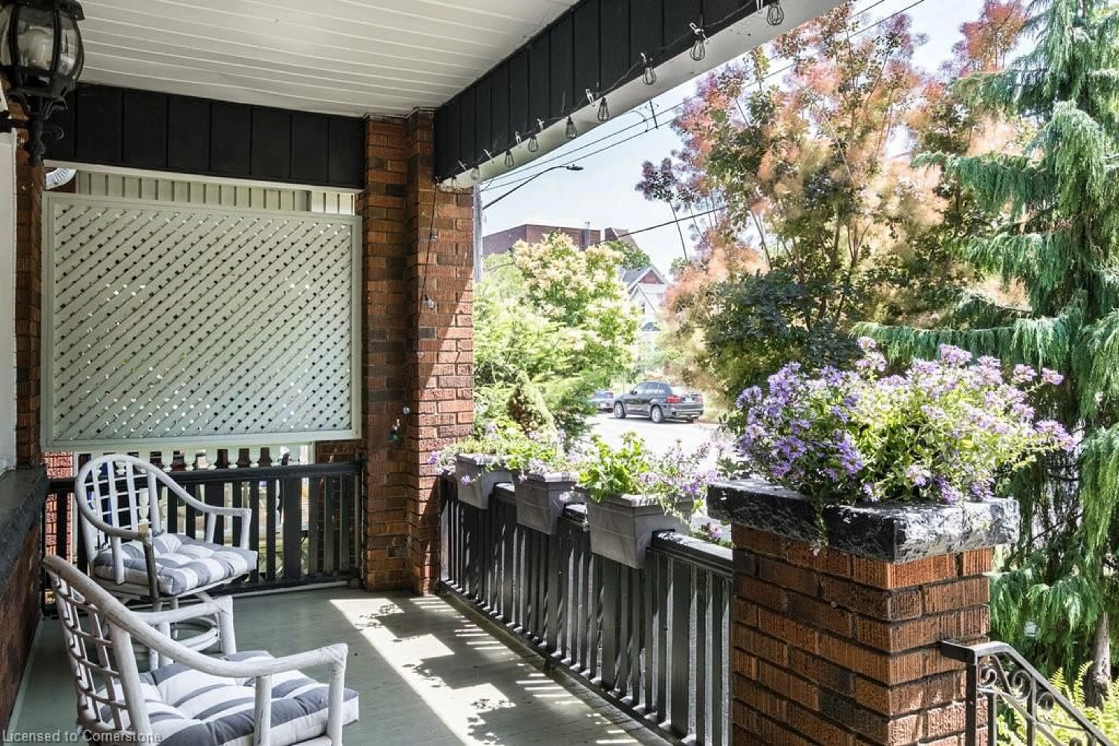 Patio, street for 39 Maplewood Ave, Hamilton Ontario L8M 1W6