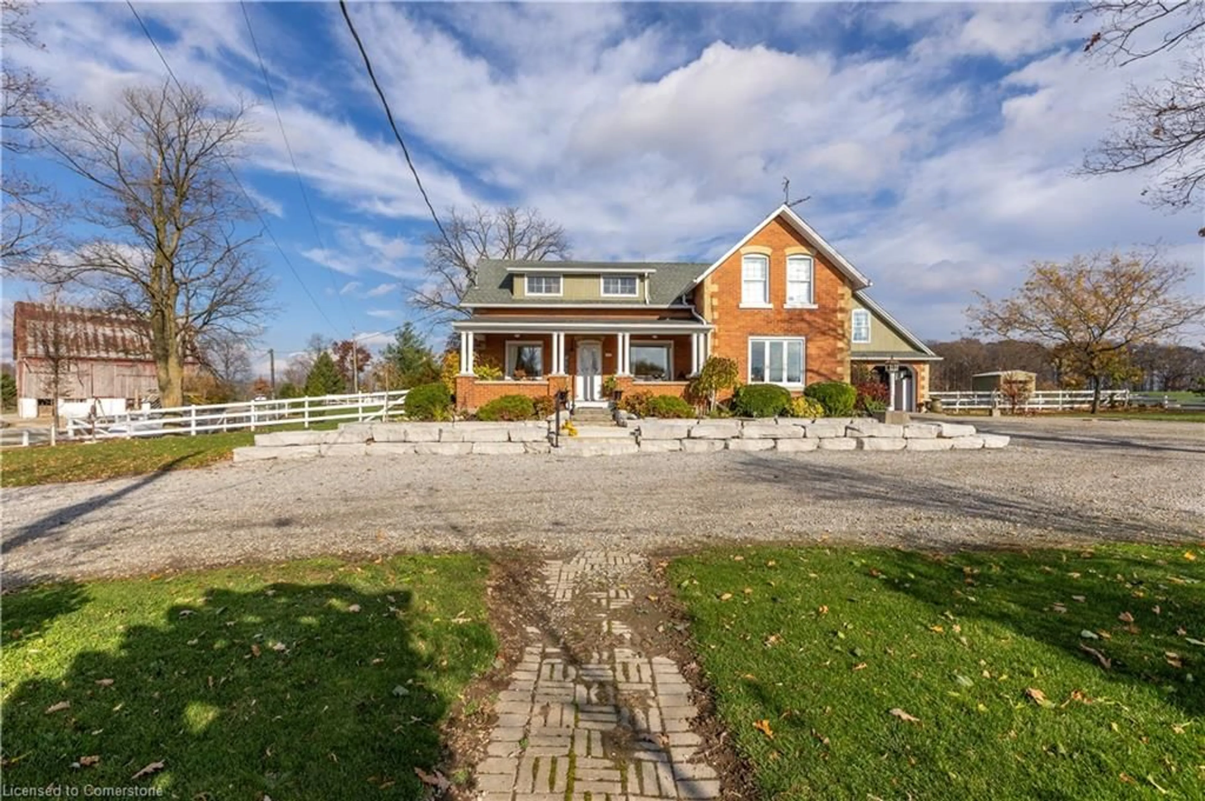 A pic from outside/outdoor area/front of a property/back of a property/a pic from drone, street for 4028 River Rd, Caledonia Ontario N3W 1T6