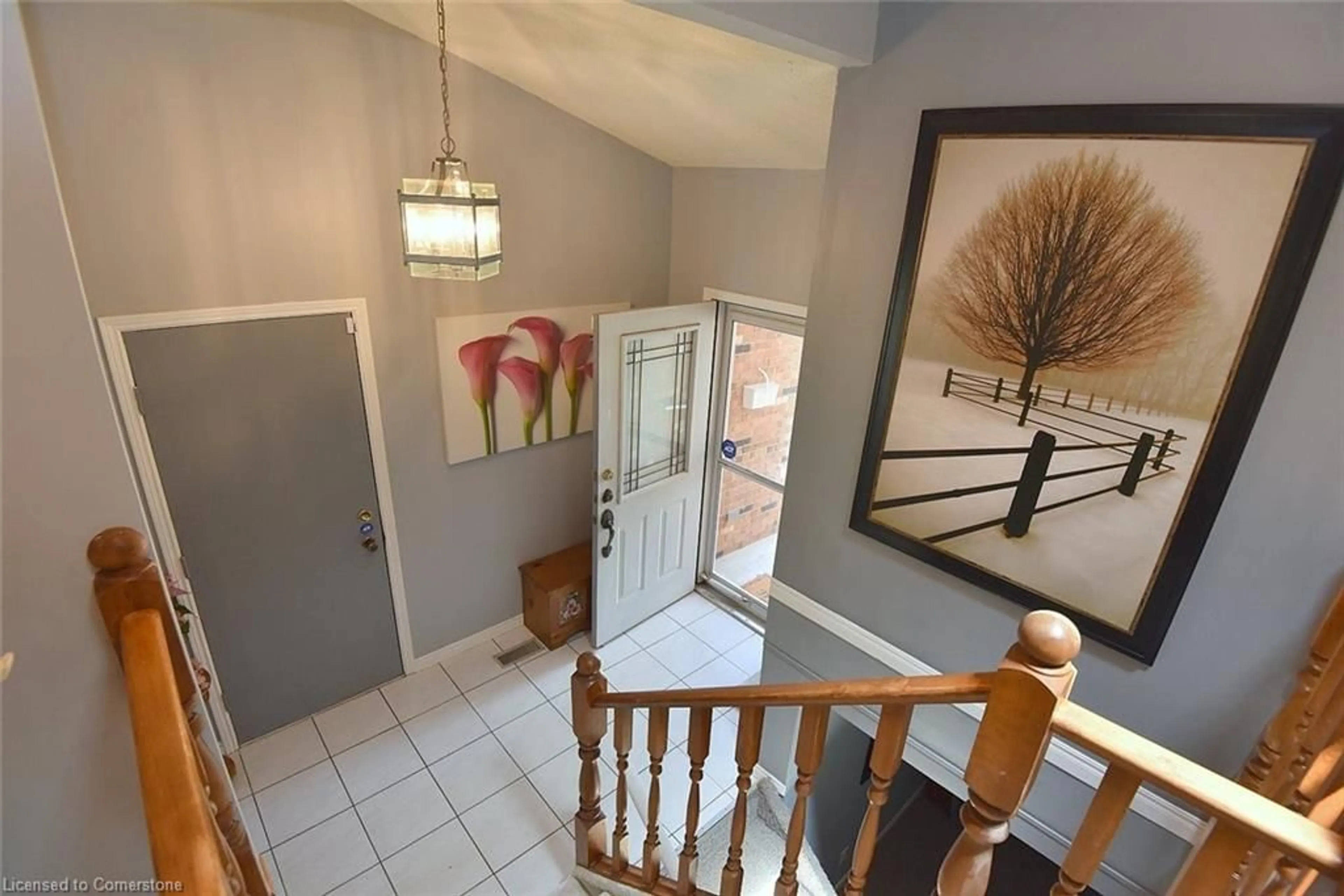 Indoor entryway for 18 Clara Cres, Brantford Ontario N3S 7C7