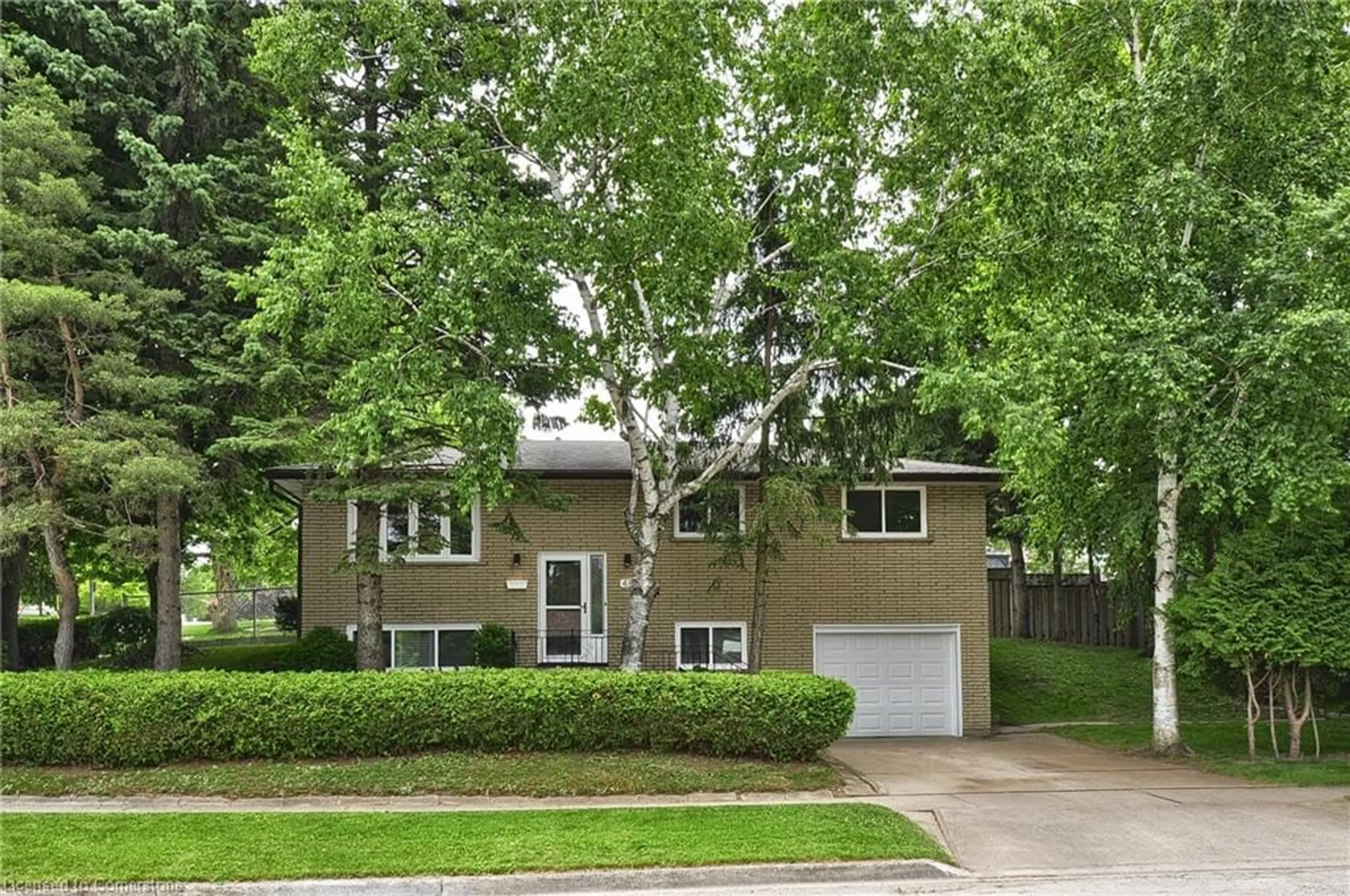 Home with brick exterior material, street for 48 Mark Cres, Cambridge Ontario N1S 4A3