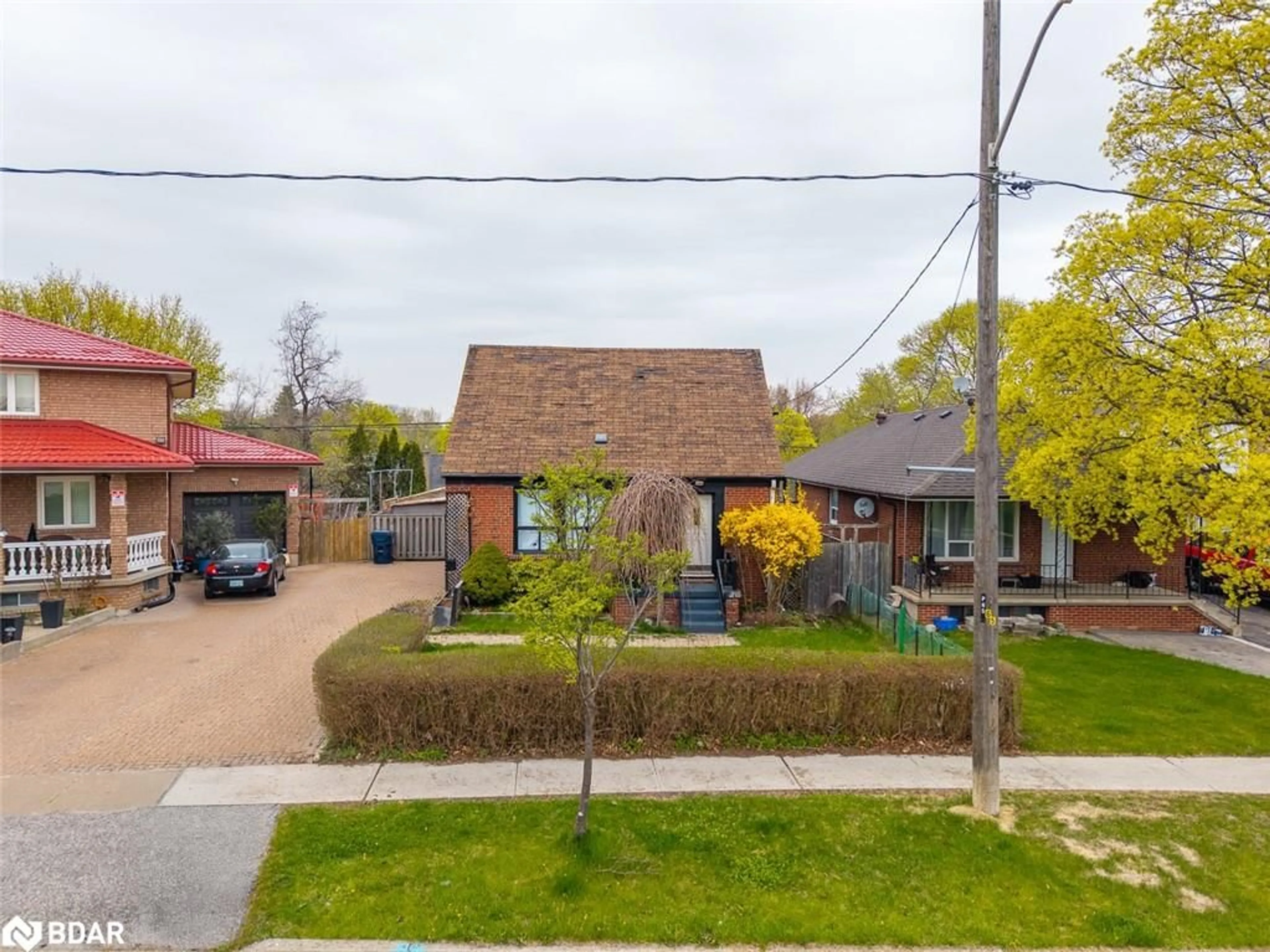 A pic from outside/outdoor area/front of a property/back of a property/a pic from drone, street for 65 Barrhead Cres, Etobicoke Ontario M9W 3Z8