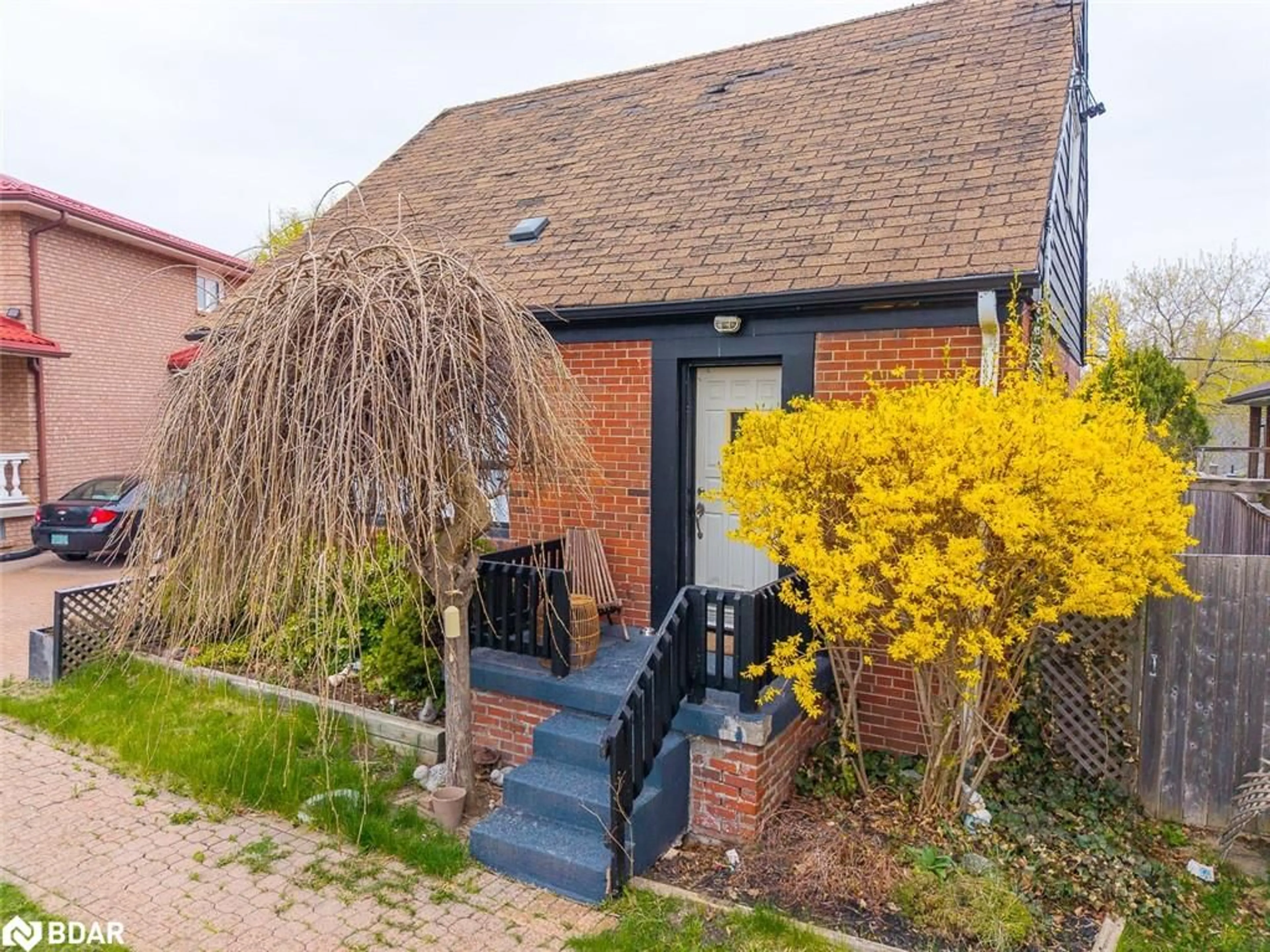 A pic from outside/outdoor area/front of a property/back of a property/a pic from drone, street for 65 Barrhead Cres, Etobicoke Ontario M9W 3Z8