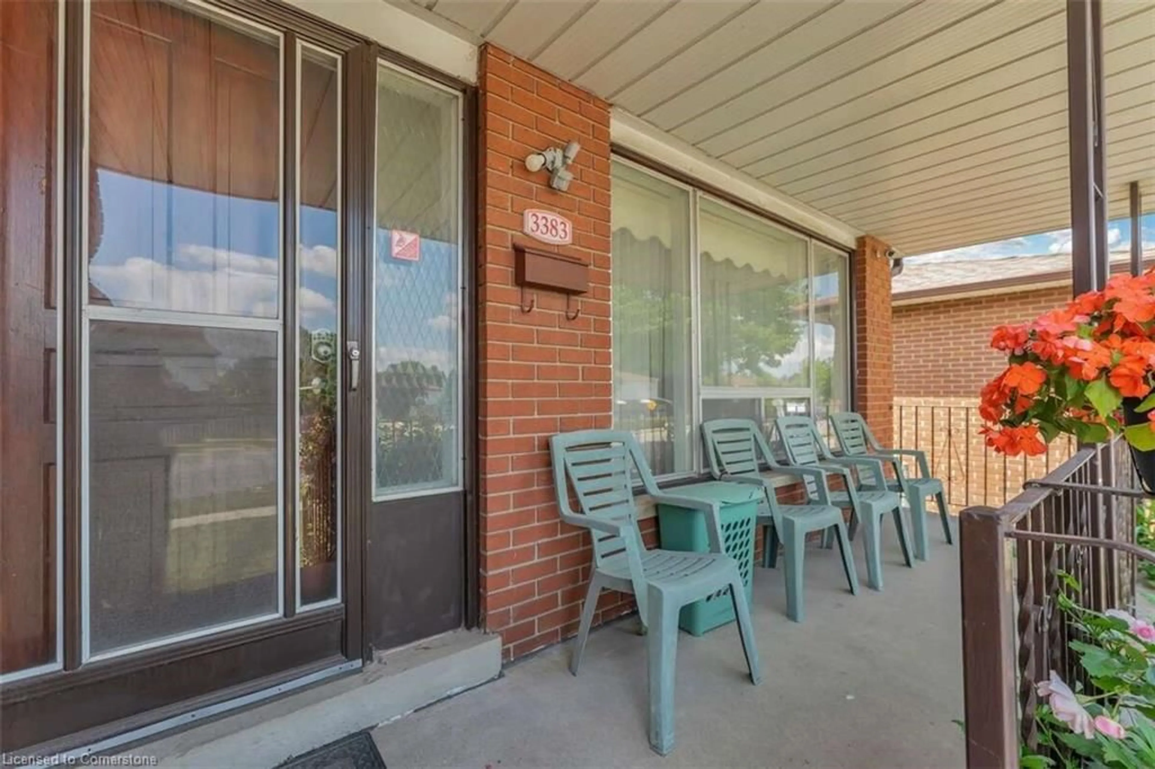 Patio, unknown for 3383 Brandon Gate Dr, Mississauga Ontario L4T 3J7