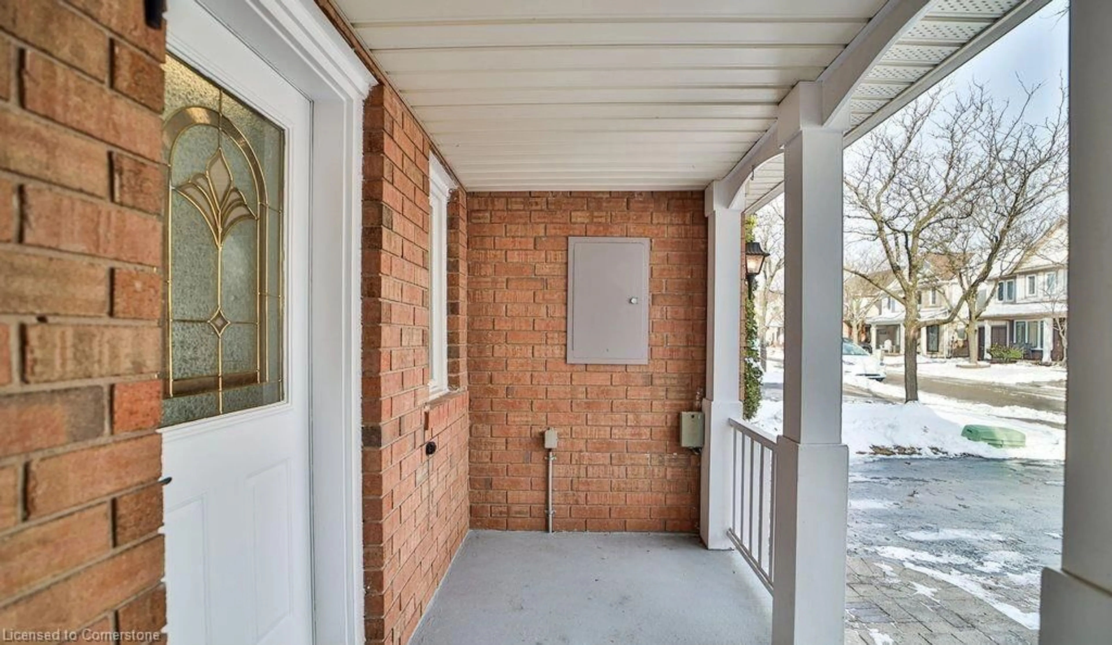 Indoor entryway for 2204 Shadetree Ave, Burlington Ontario L7L 6L2