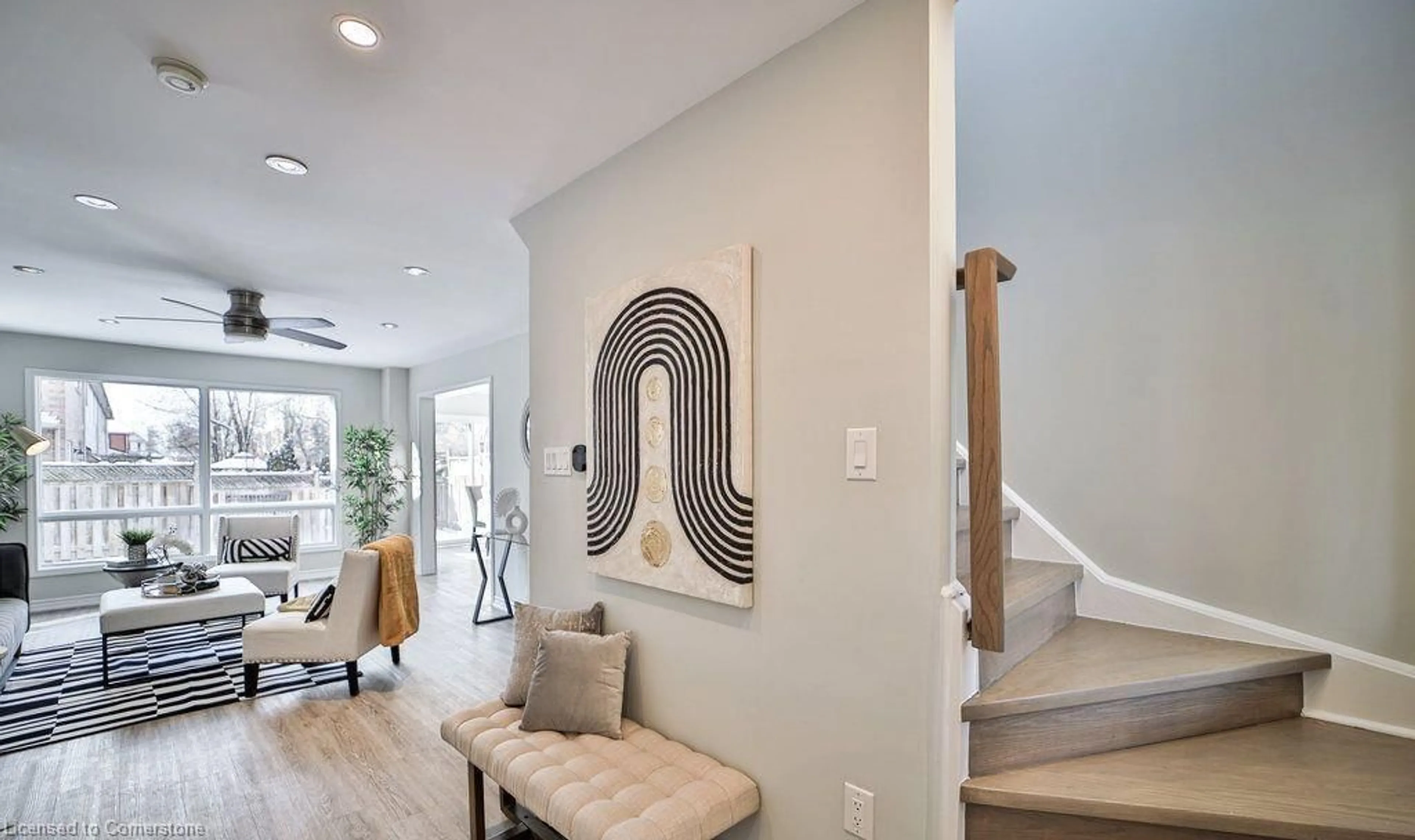 Indoor entryway for 2204 Shadetree Ave, Burlington Ontario L7L 6L2