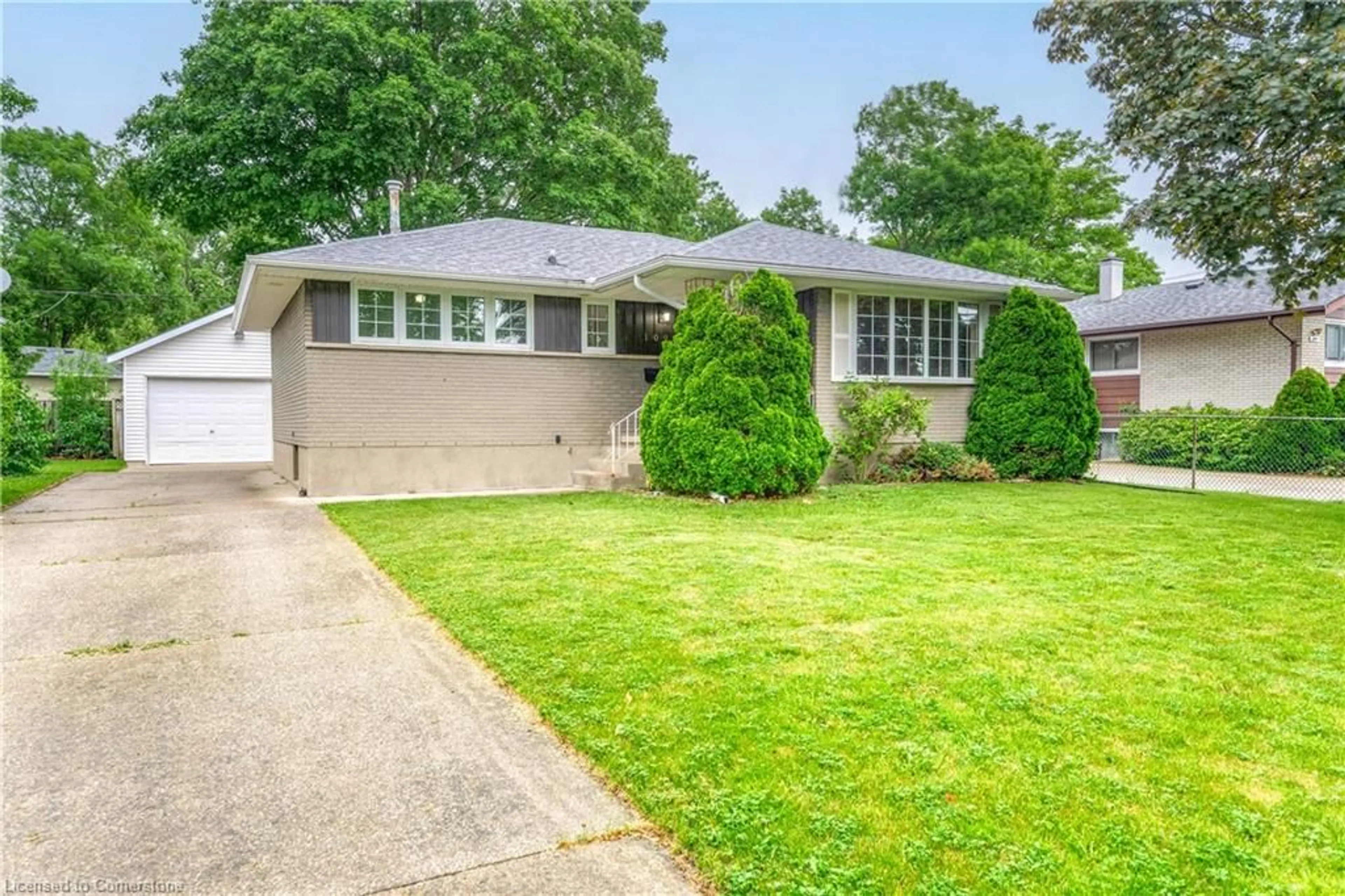 Home with vinyl exterior material, street for 1092 Leckie Dr, Sarnia Ontario N7S 1B6