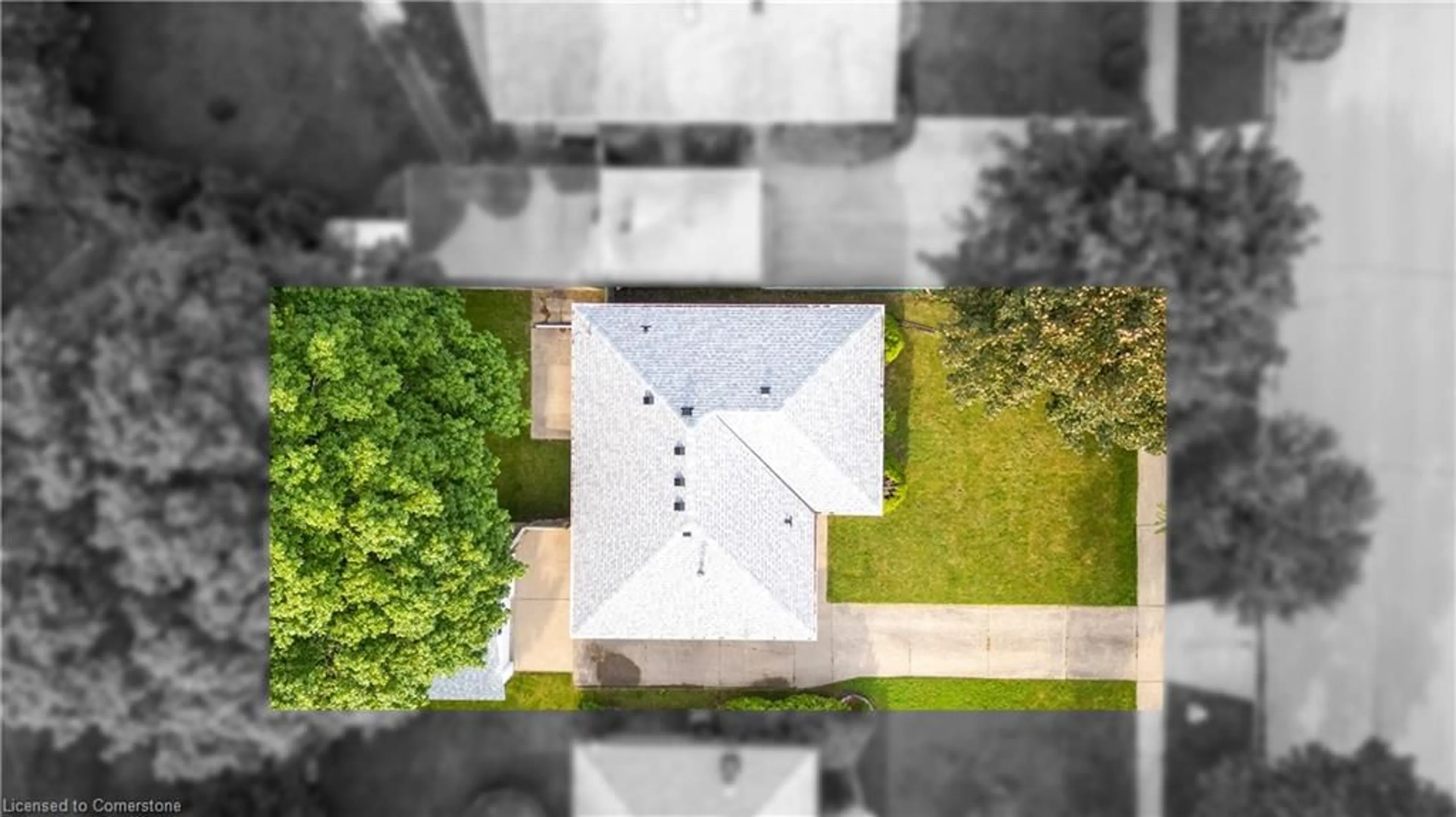 A pic from outside/outdoor area/front of a property/back of a property/a pic from drone, unknown for 1092 Leckie Dr, Sarnia Ontario N7S 1B6